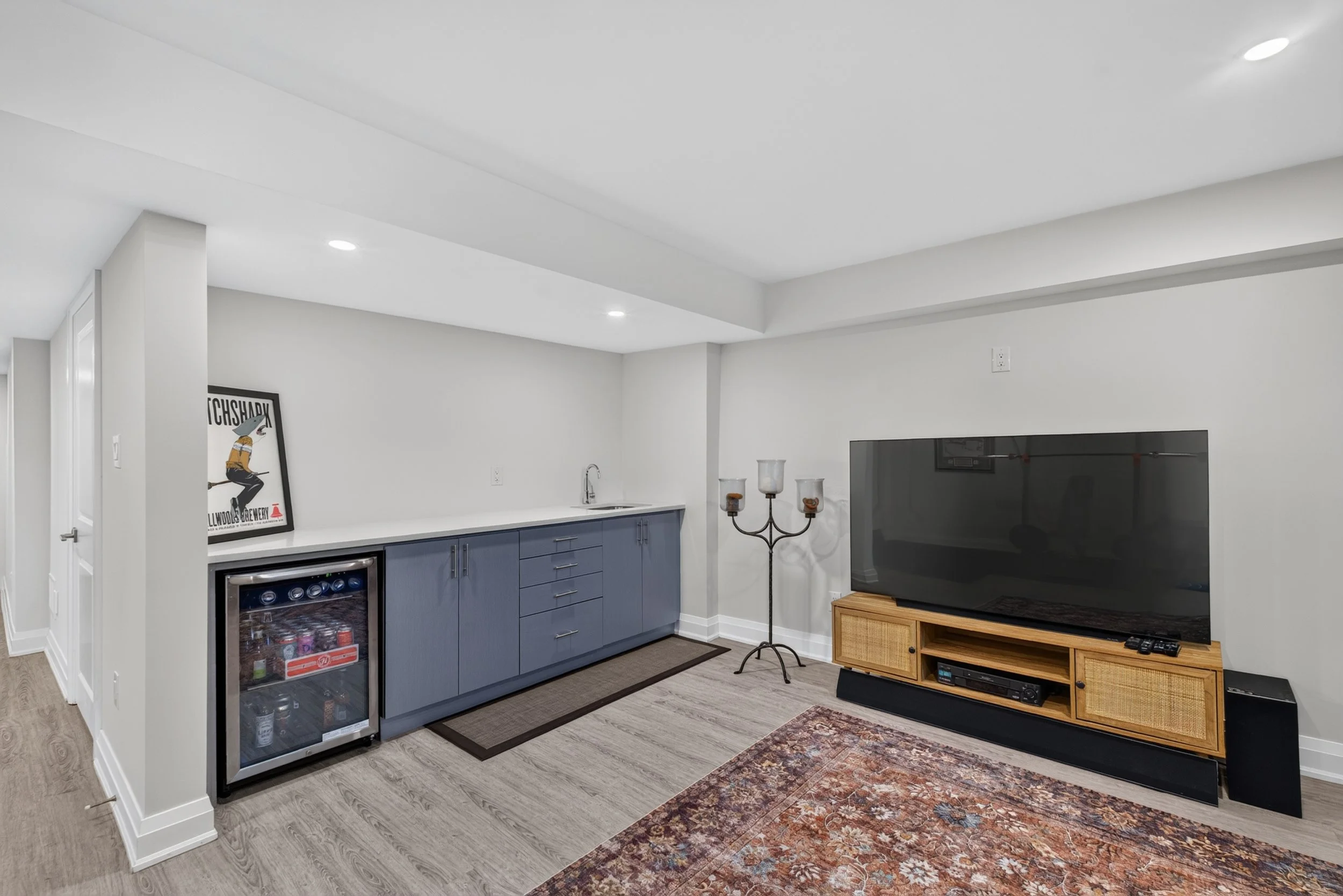 Frameless - 40 Lowther Ave - 062.jpg