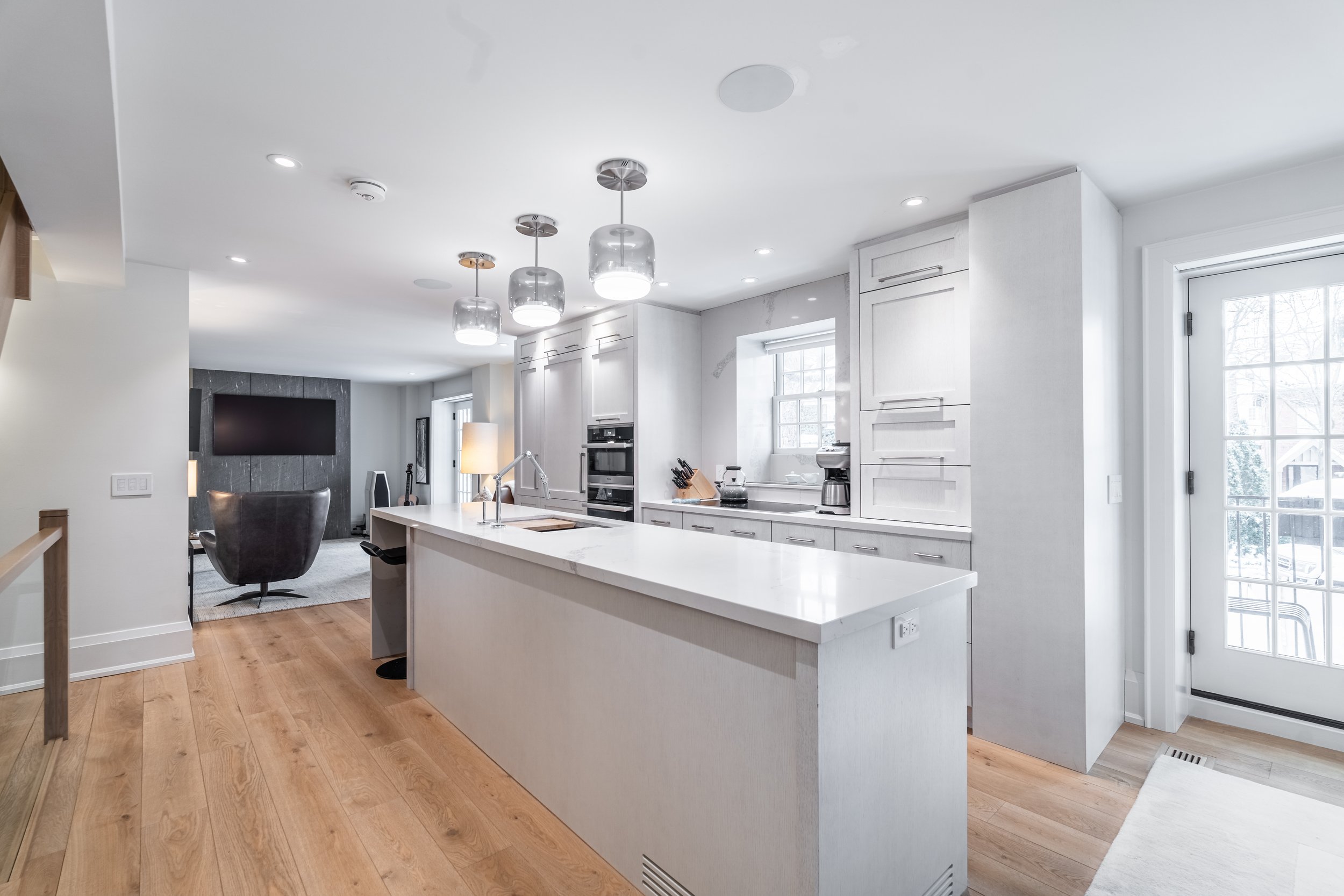 Frameless - 94 Cresent Rd - 007.jpg