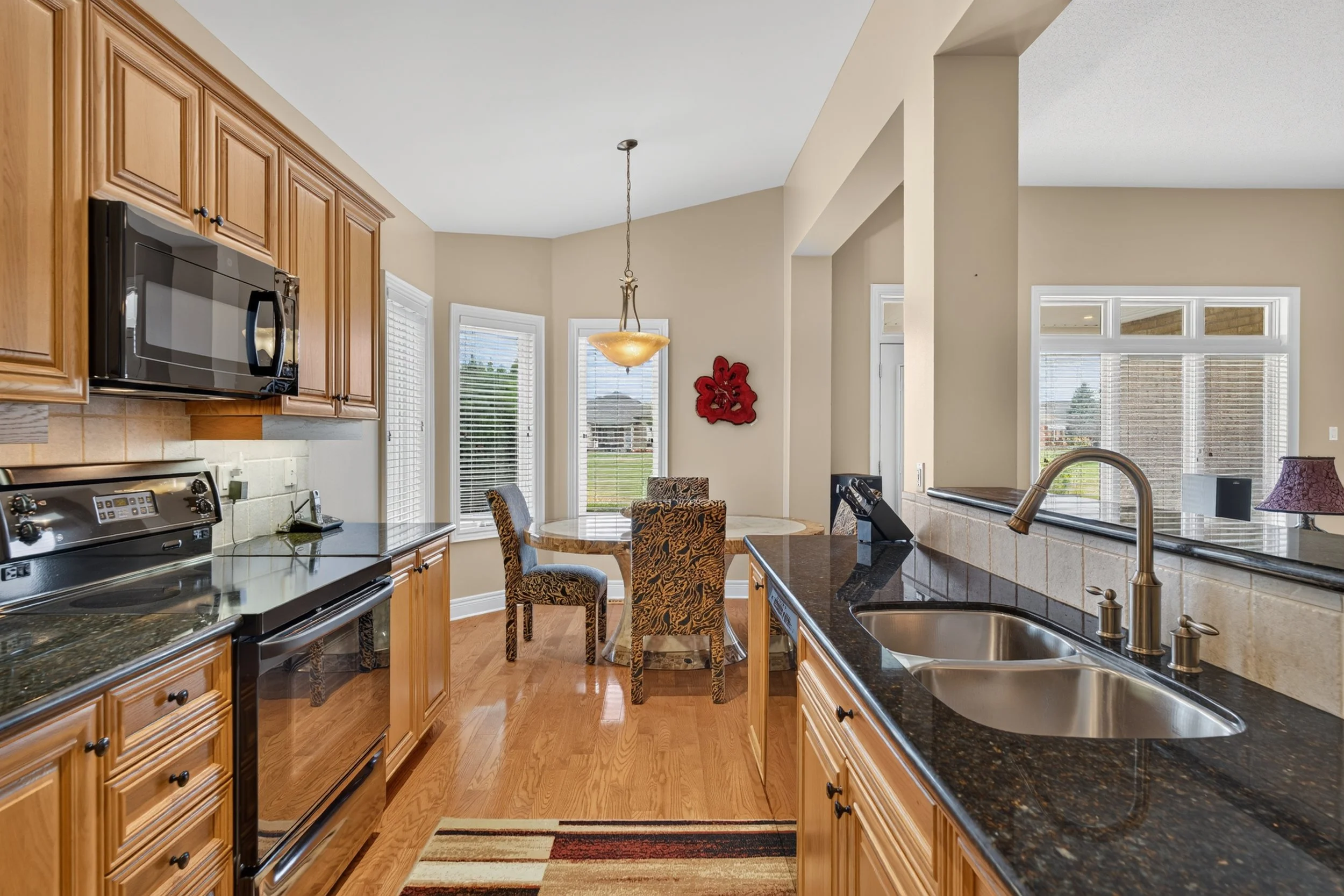 Frameless - 76 McDermott Trail - 023.jpg