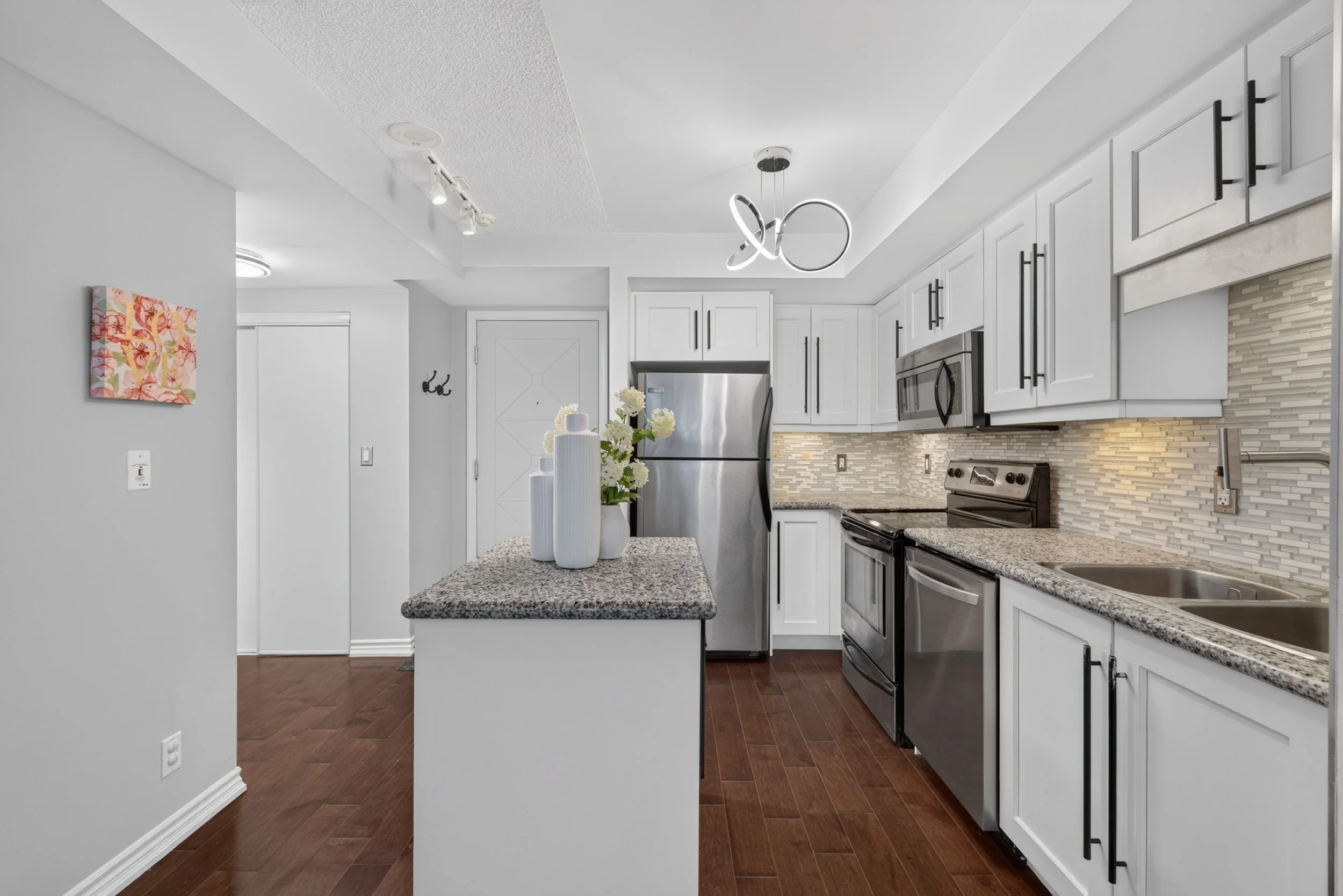 Frameless - 1203 18 Harding Blvd - 010.jpg