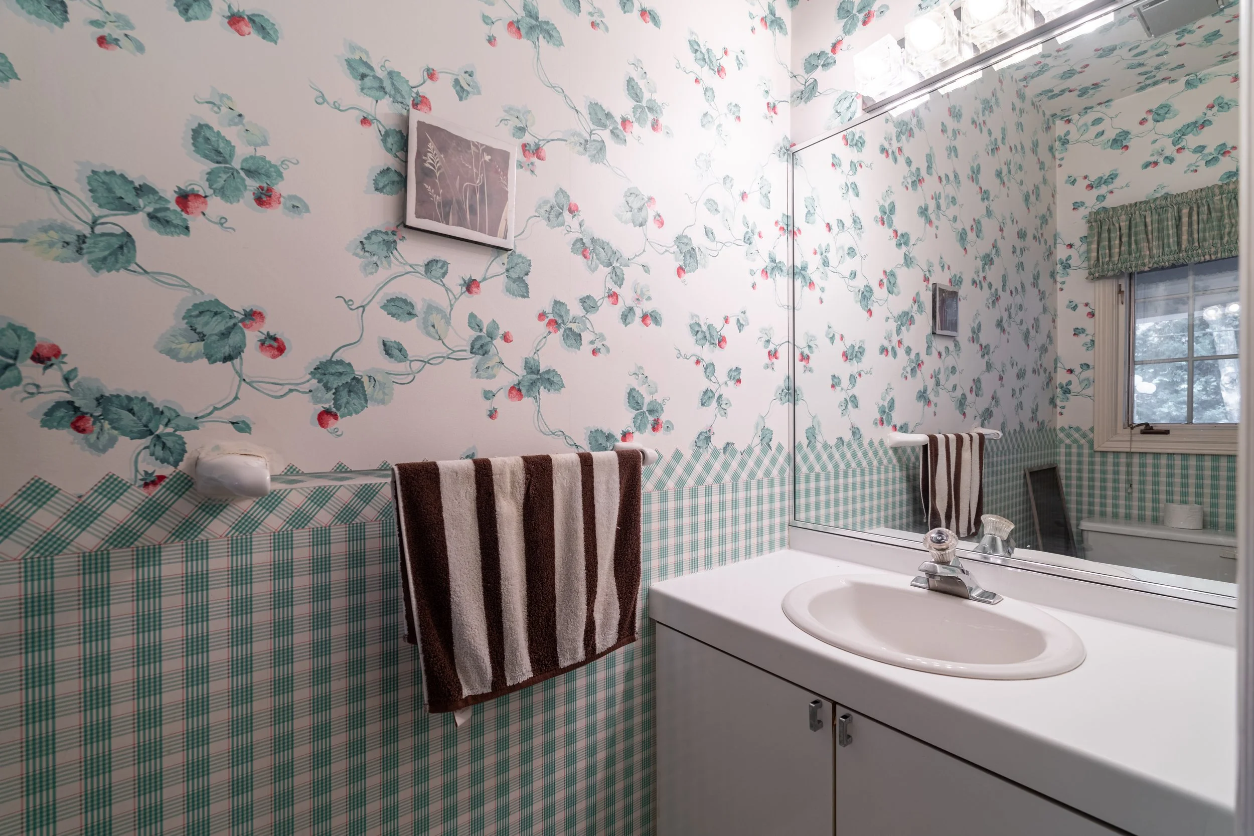 Frameless - 15 Daffodil Ave - 2 -038.jpg
