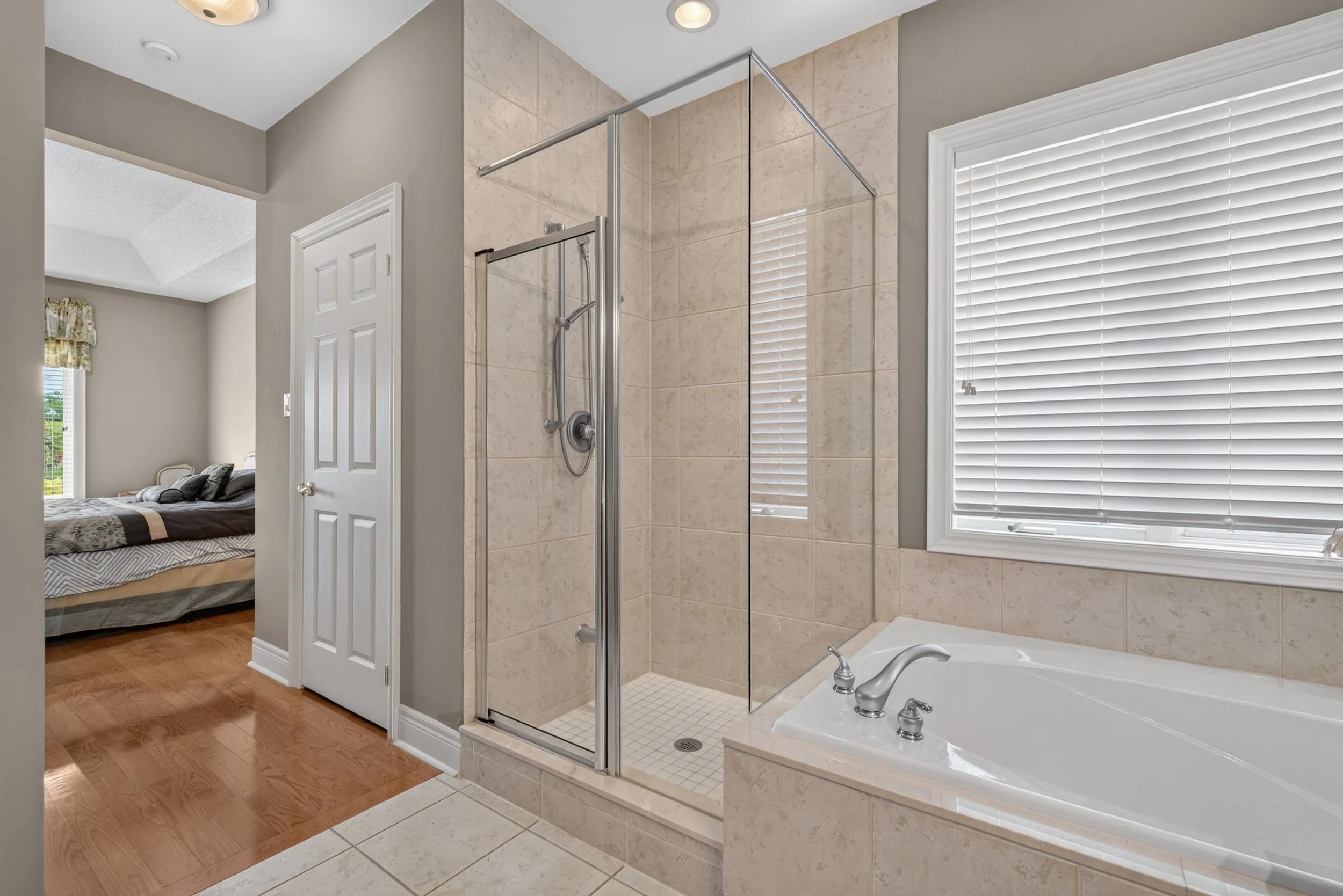 Frameless - 76 McDermott Trail - 032.jpg