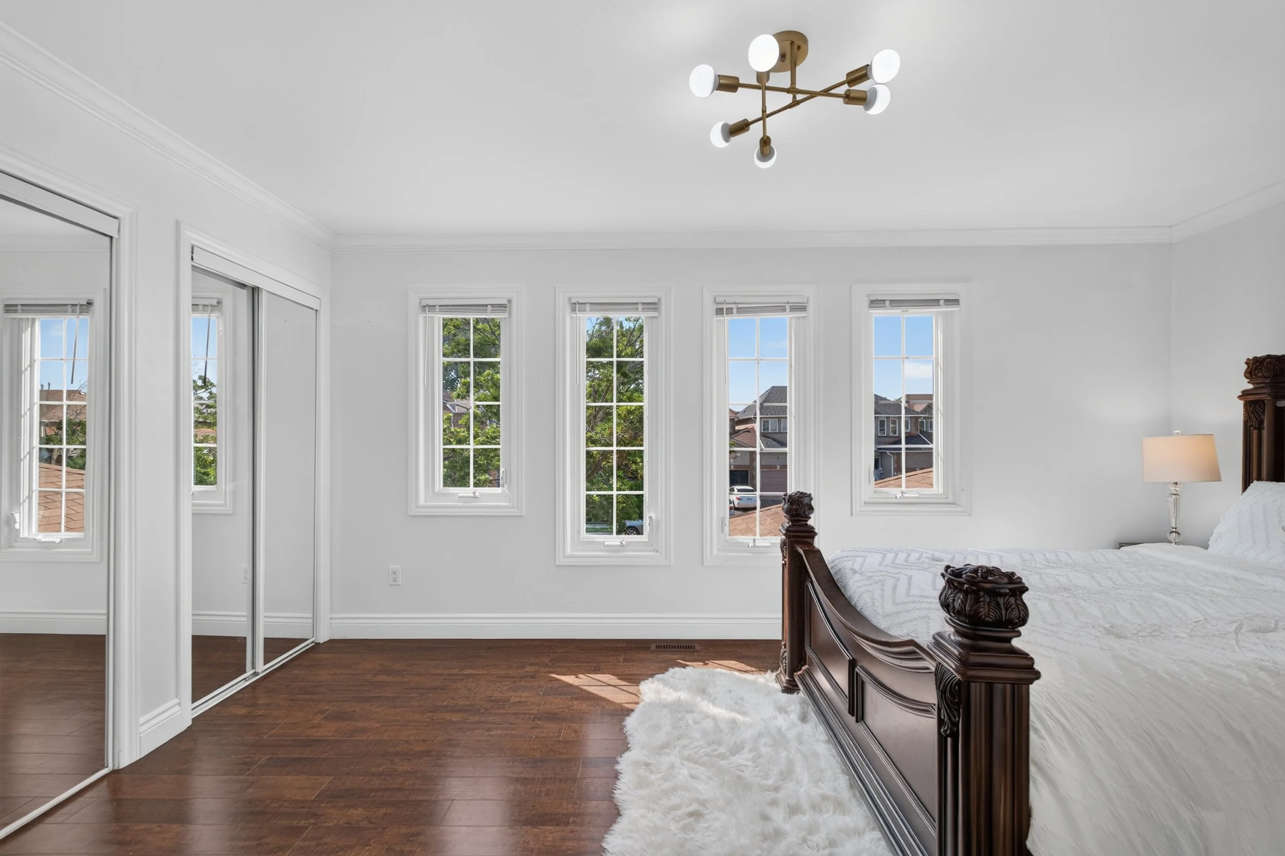 Frameless - 14 Mullis Cres - 021.jpg