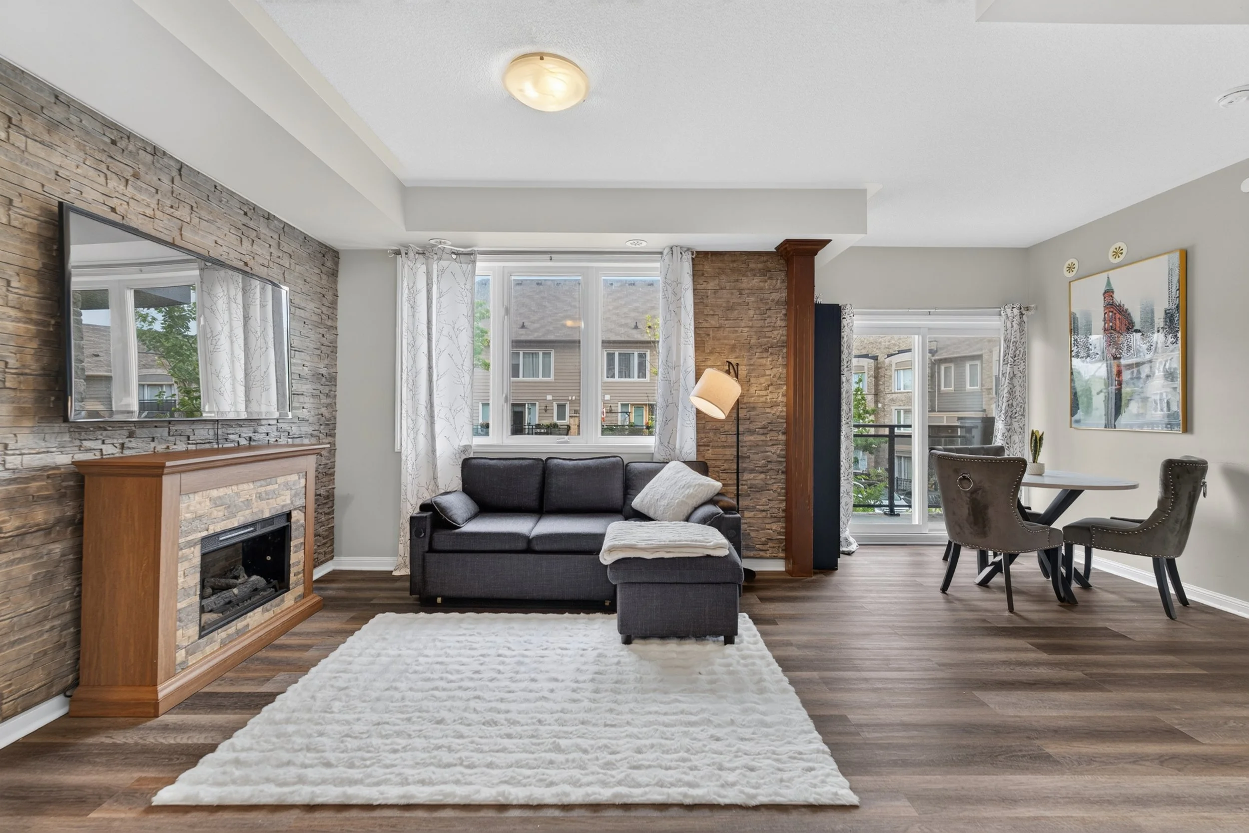 Frameless - 3075 Thomas St - 017.jpg