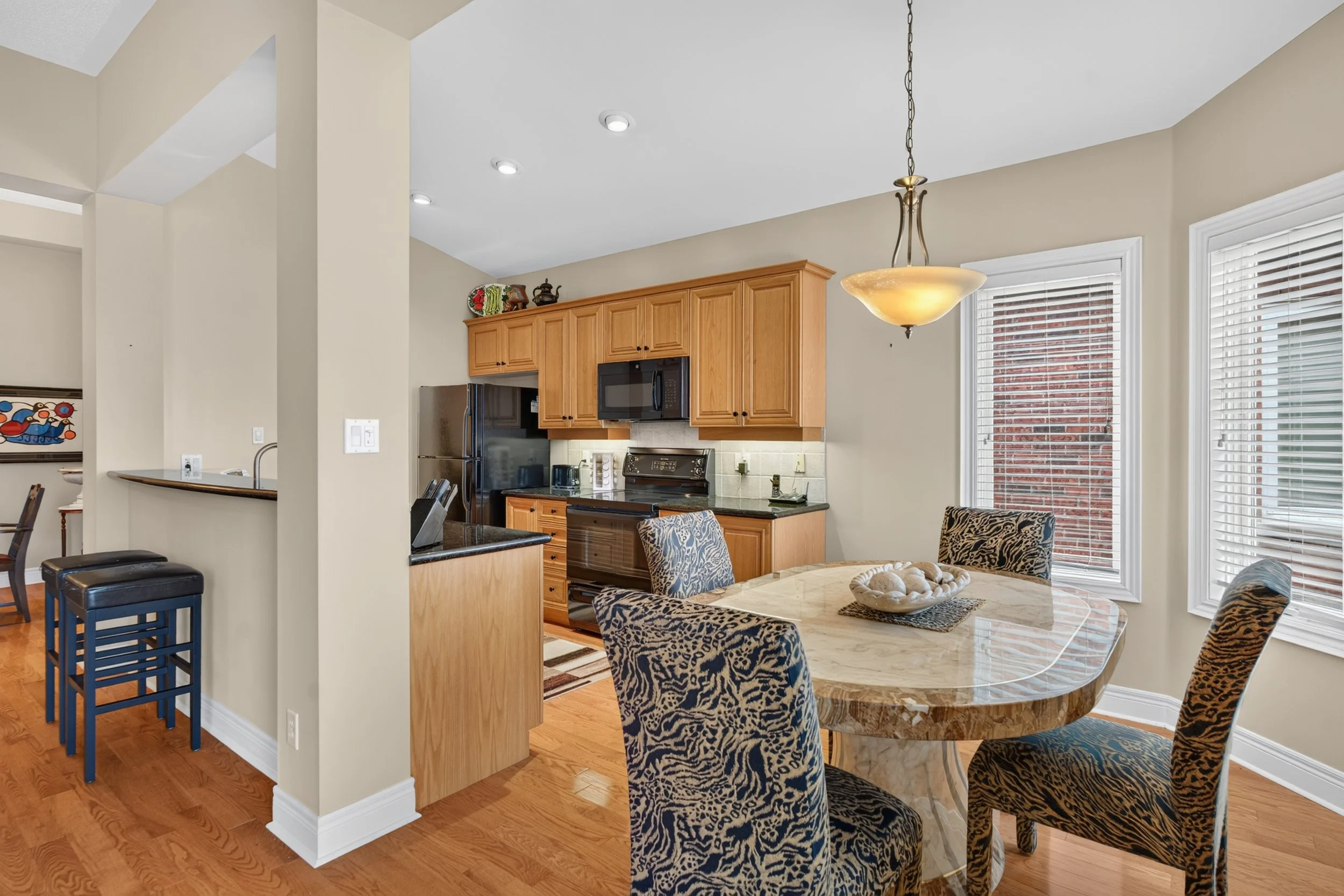 Frameless - 76 McDermott Trail - 025.jpg
