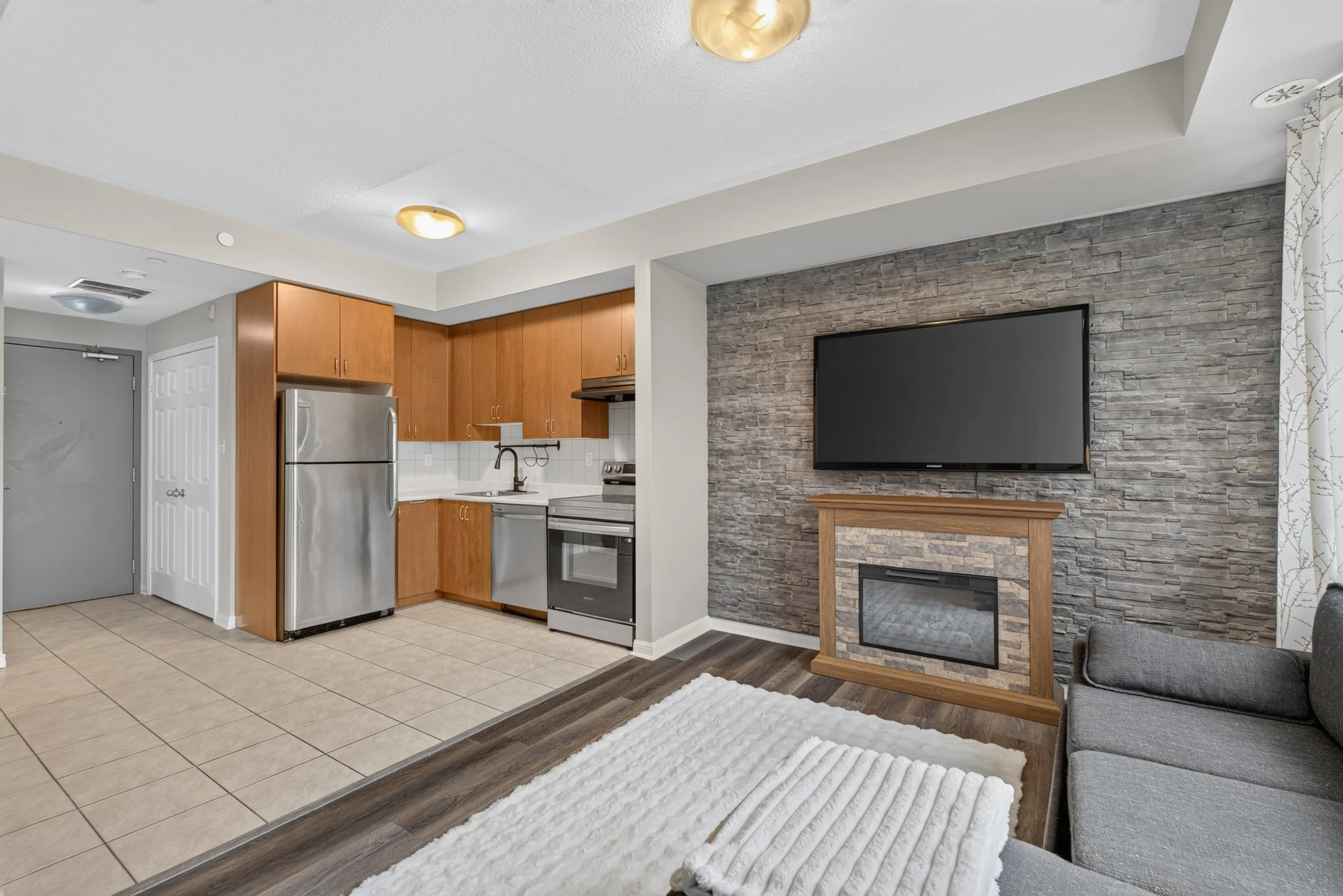 Frameless - 3075 Thomas St - 019.jpg
