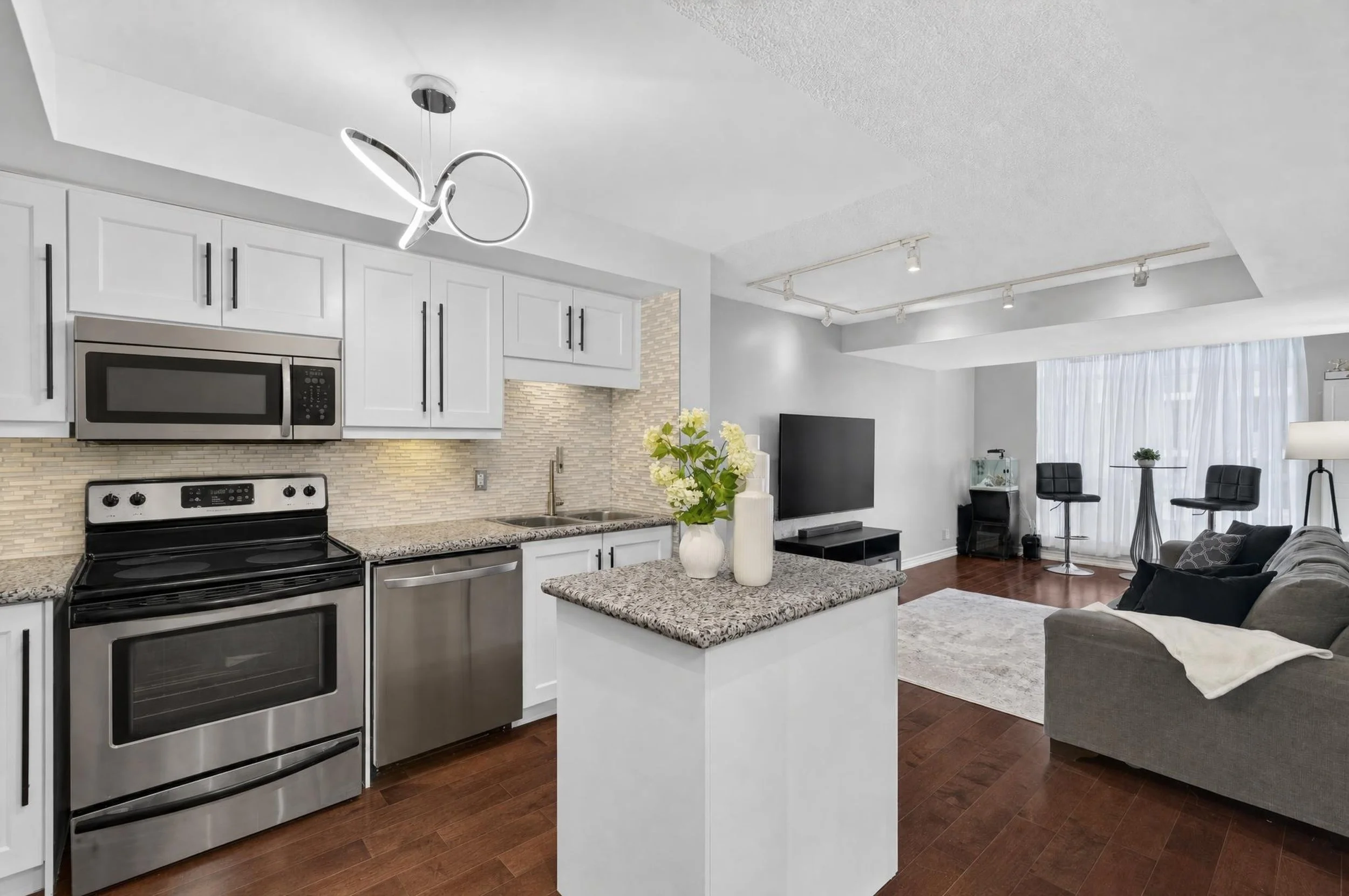 Frameless - 1203 18 Harding Blvd - 009.jpg