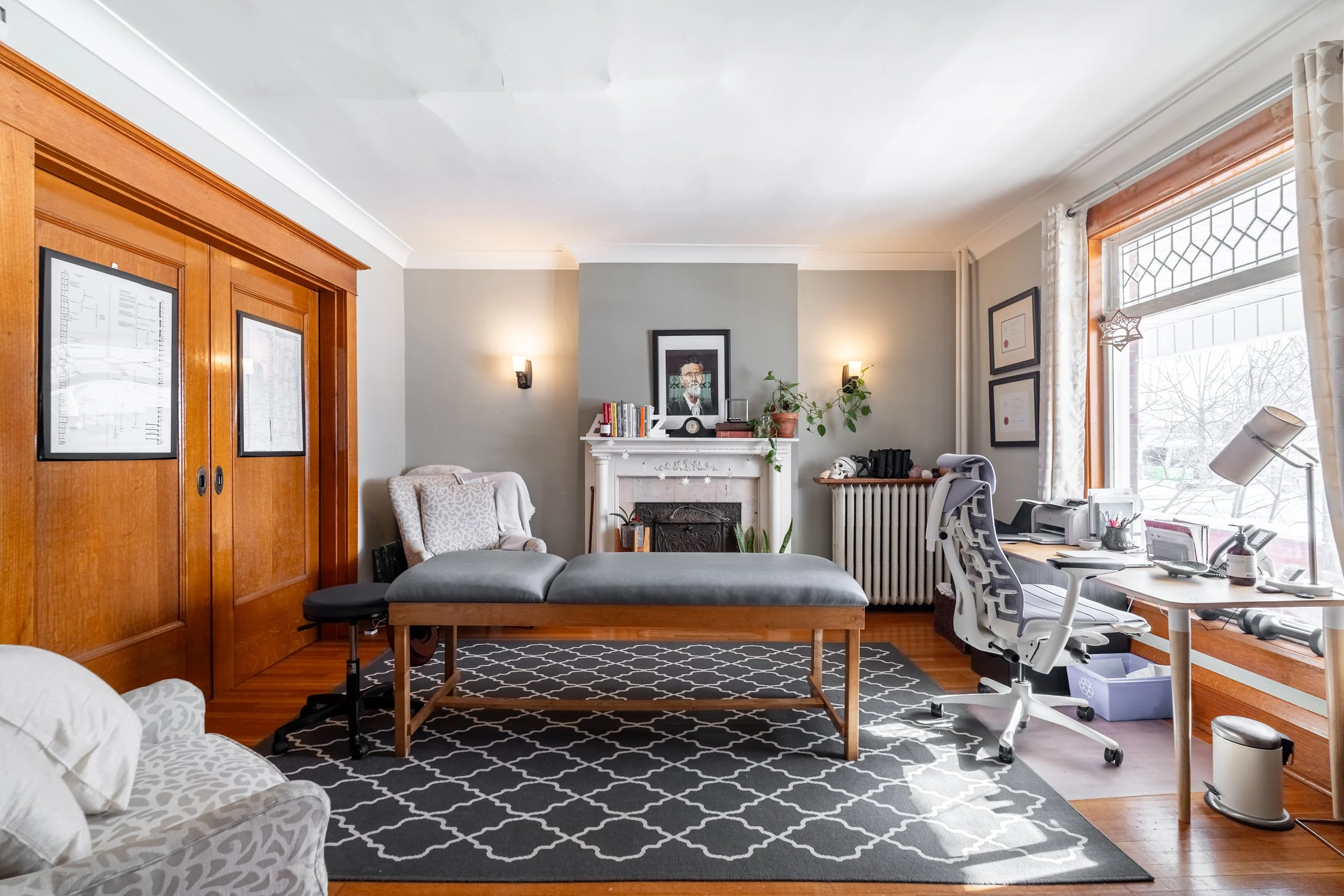 Framless - 6038 Main St - 015.jpg