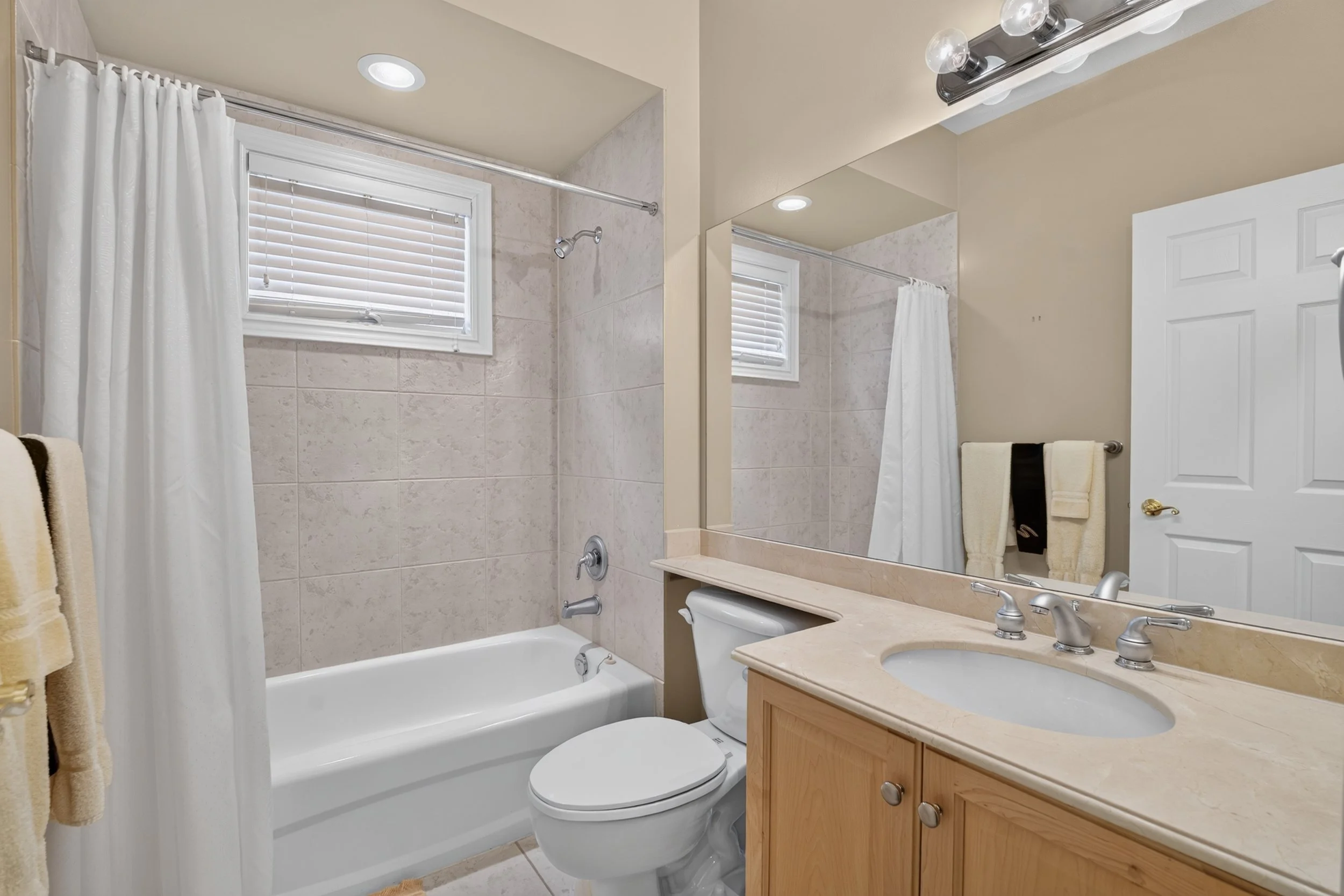 Frameless - 76 McDermott Trail - 037.jpg