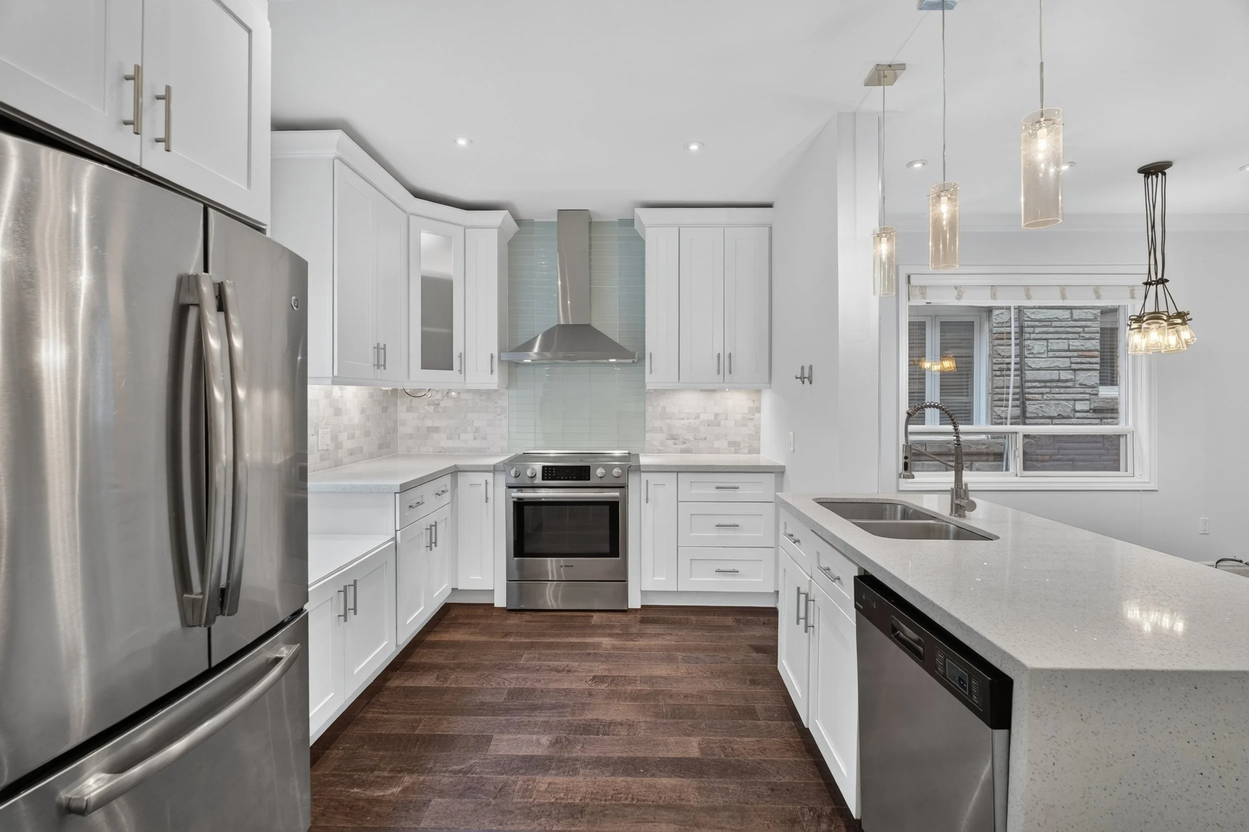 Frameless - 693 Greenwood Ave - 020.jpg