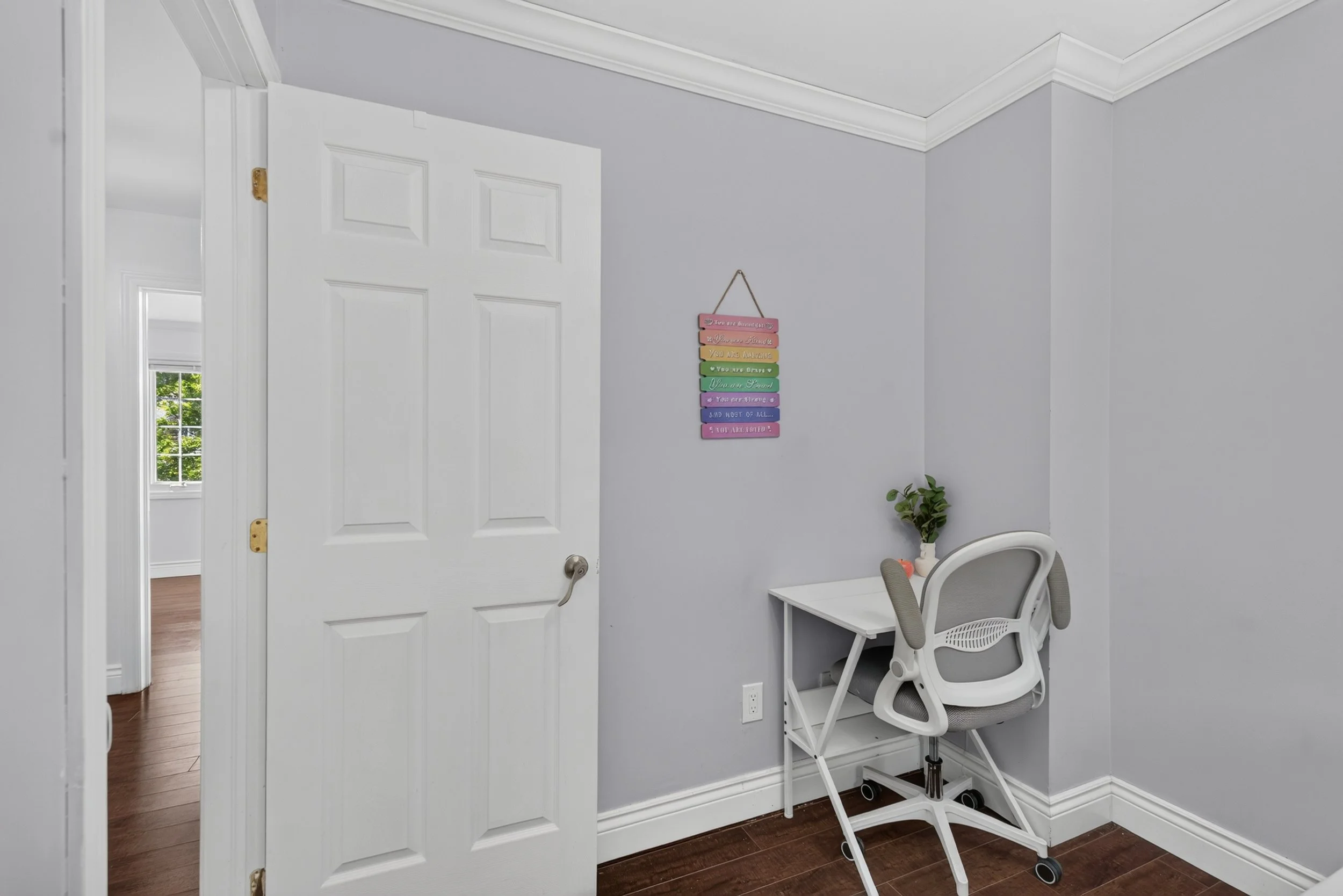 Frameless - 14 Mullis Cres - 028.jpg