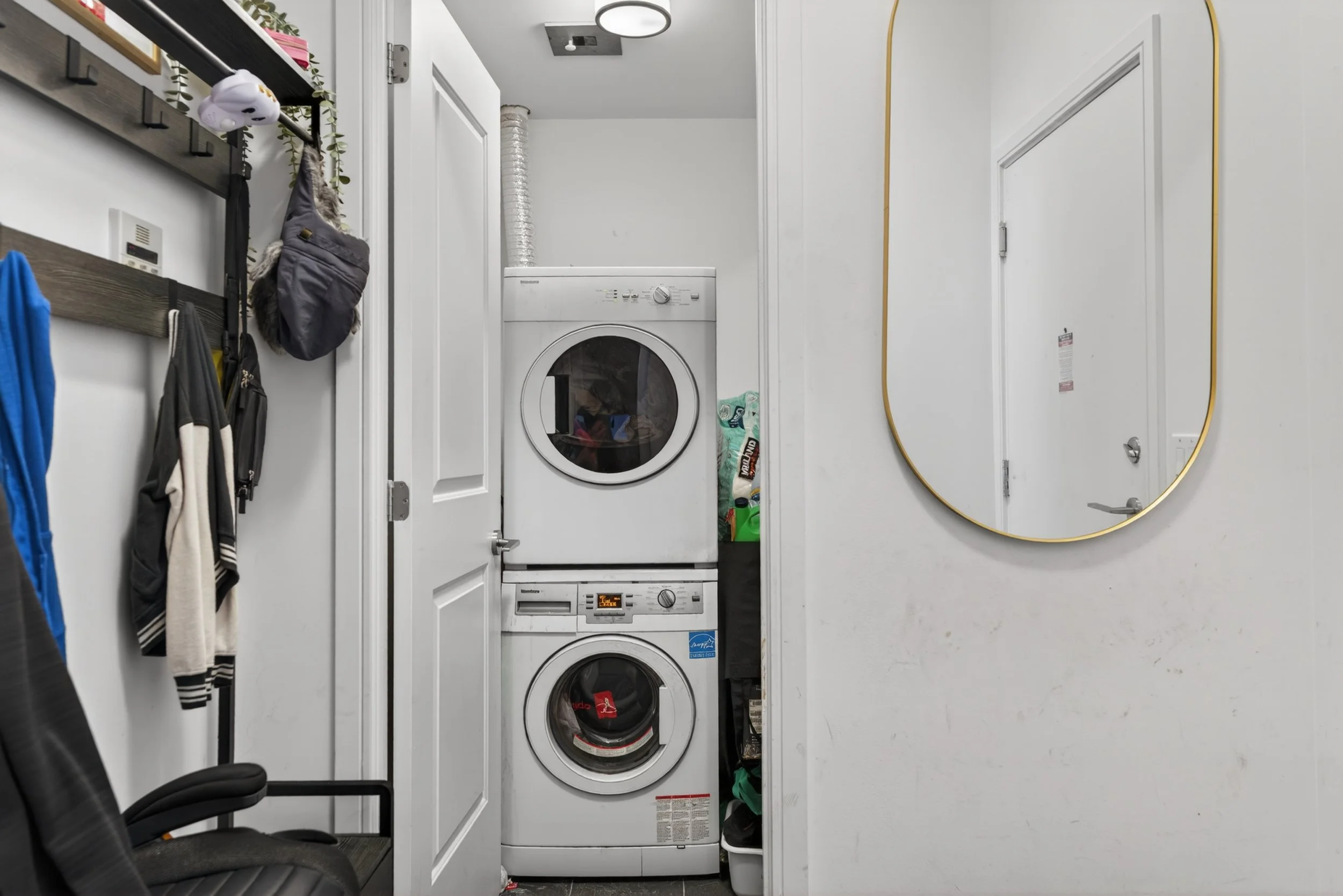 Frameless - 9199 Yonge St Unit 102SE - 030.jpg