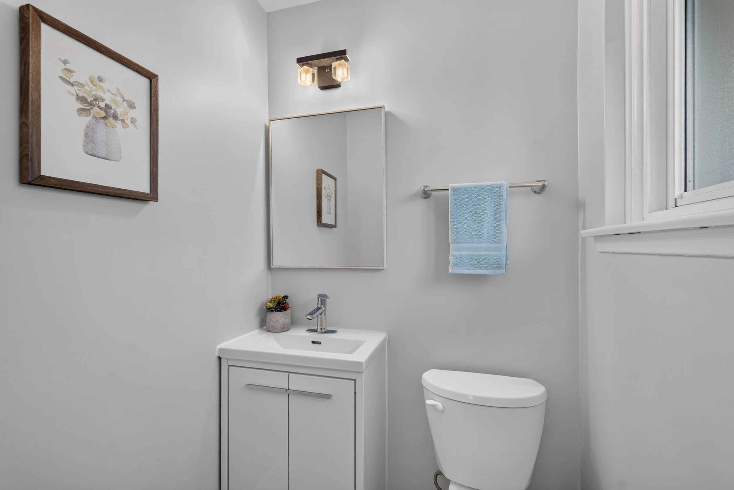 Frameless - 3 Minstrel Dr - 026.jpg