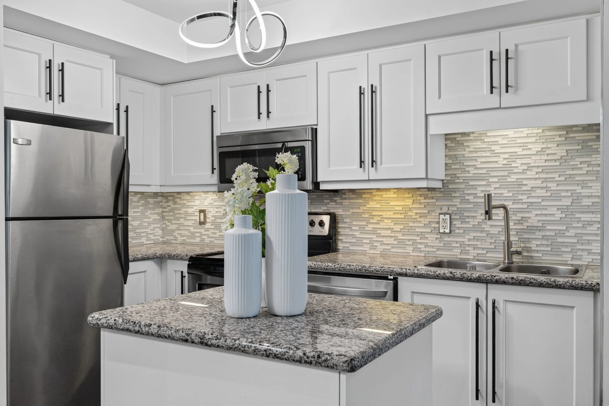 Frameless - 1203 18 Harding Blvd - 014.jpg