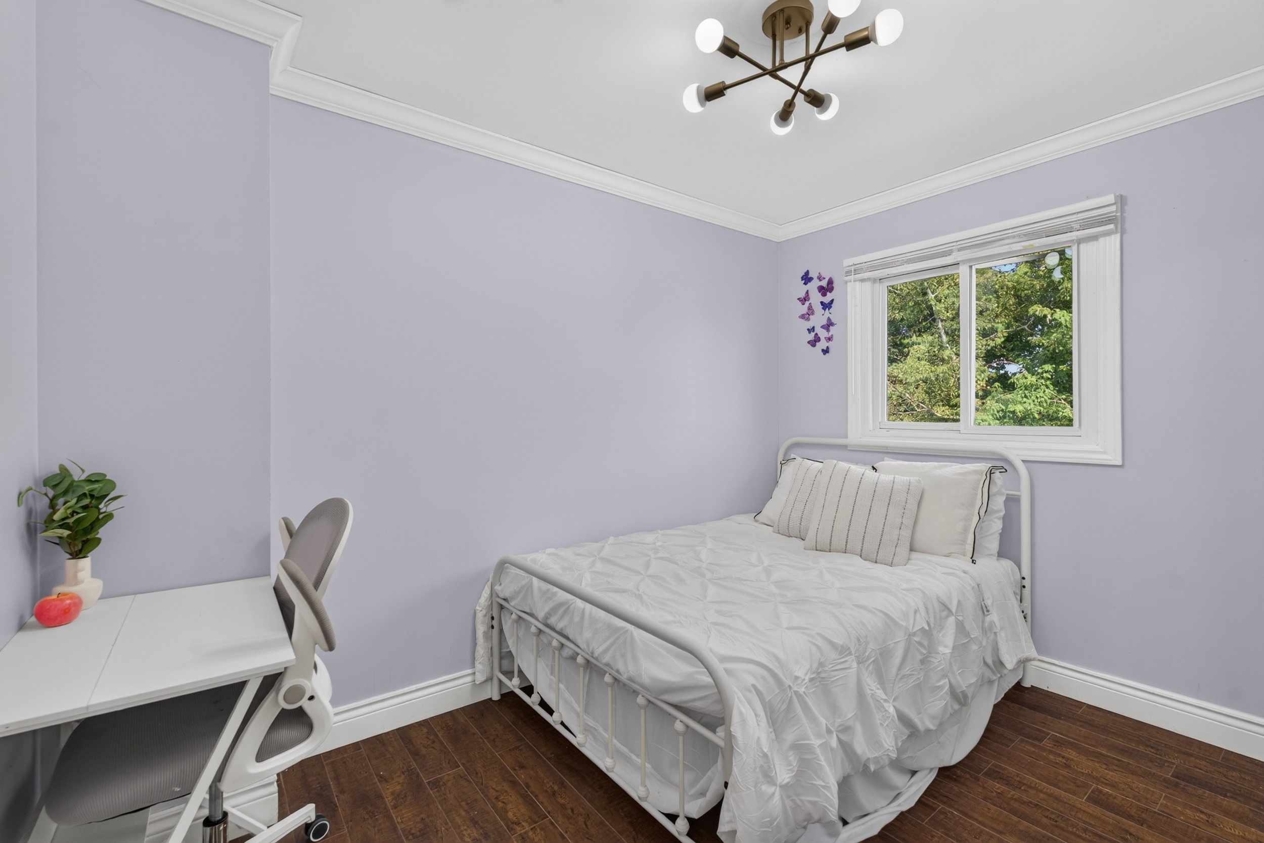 Frameless - 14 Mullis Cres - 027.jpg