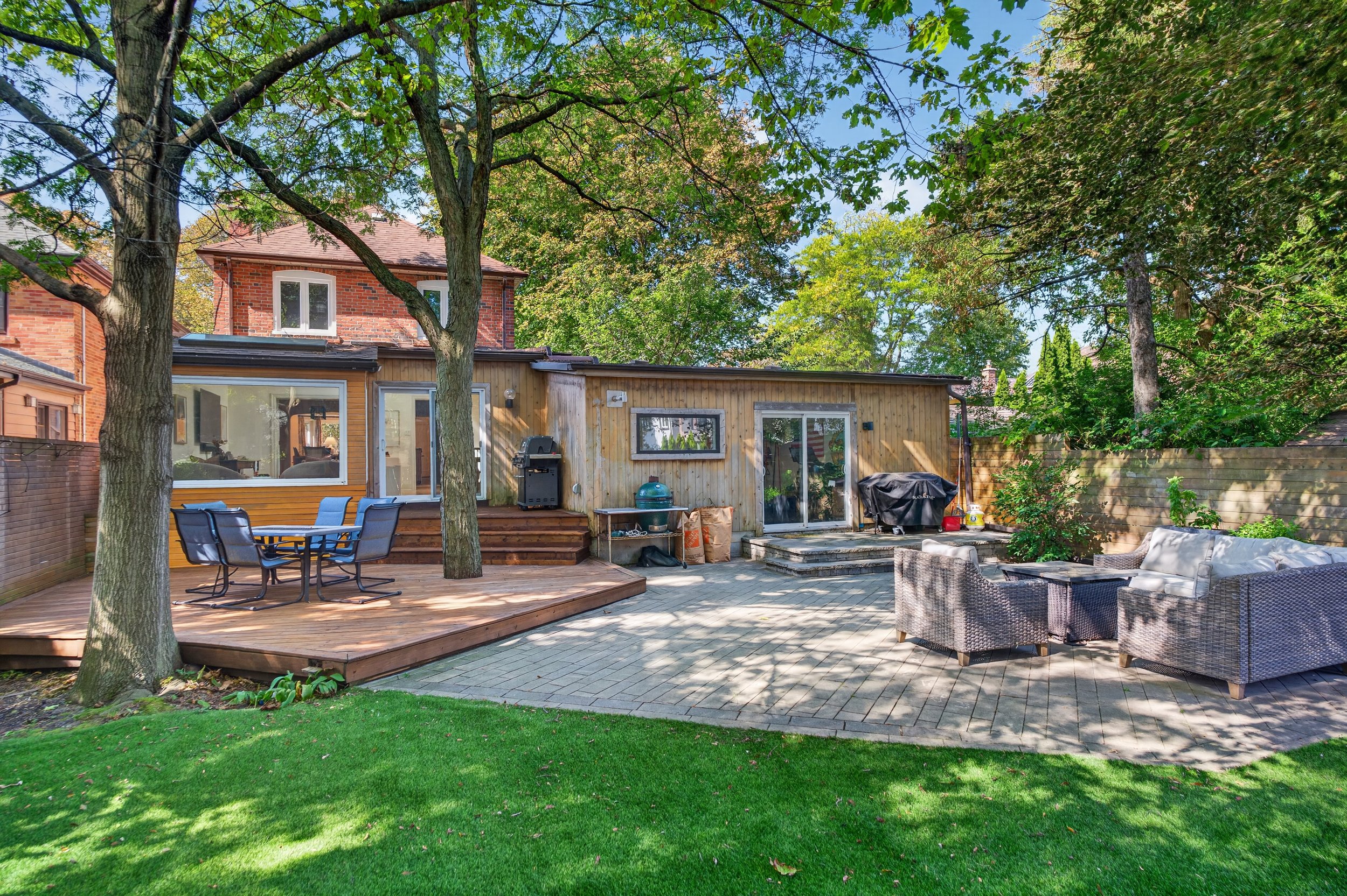 Frameless - 521 Sutherland - 068.jpg