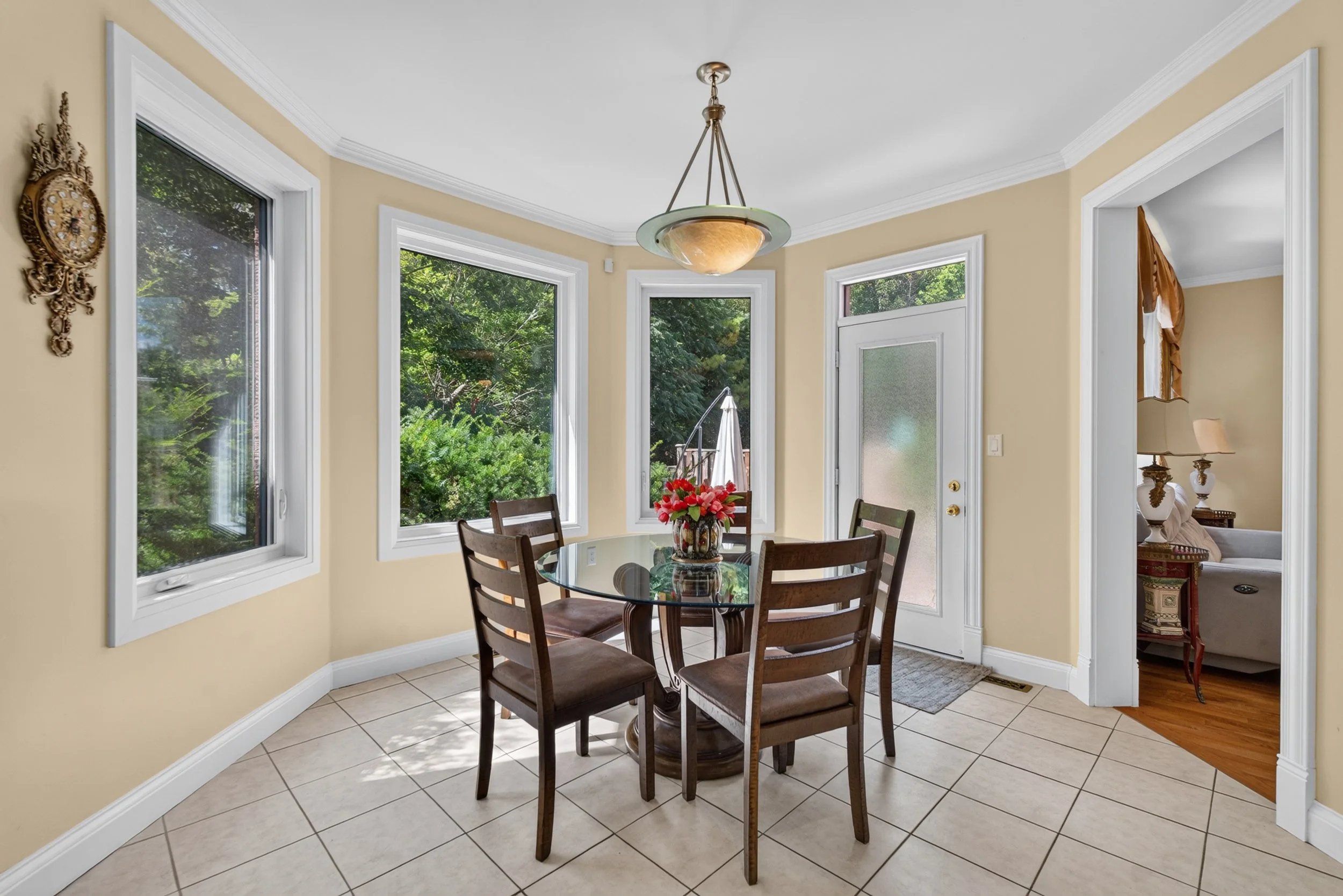 Frameless - 106 Wood Rim Dr - 024.jpg