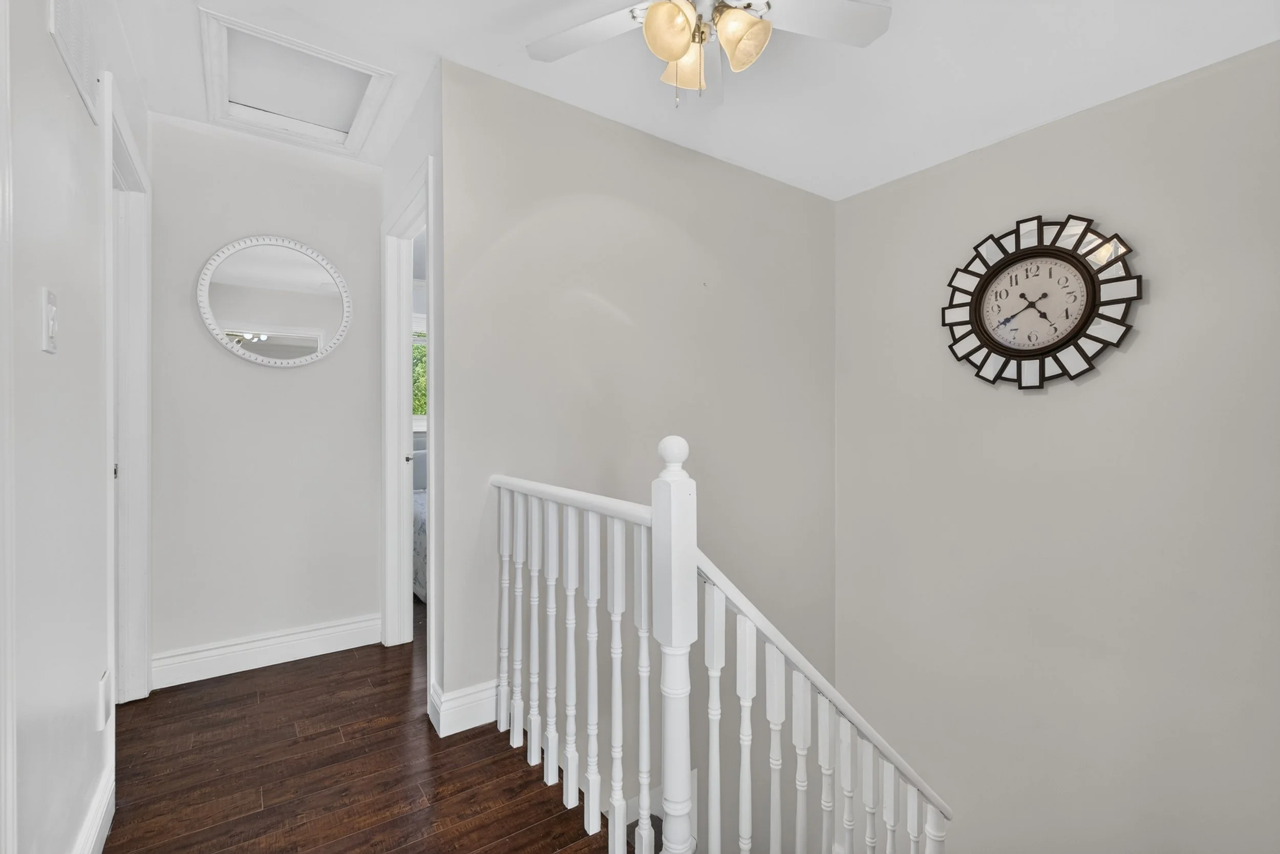 Frameless - 14 Mullis Cres - 020.jpg