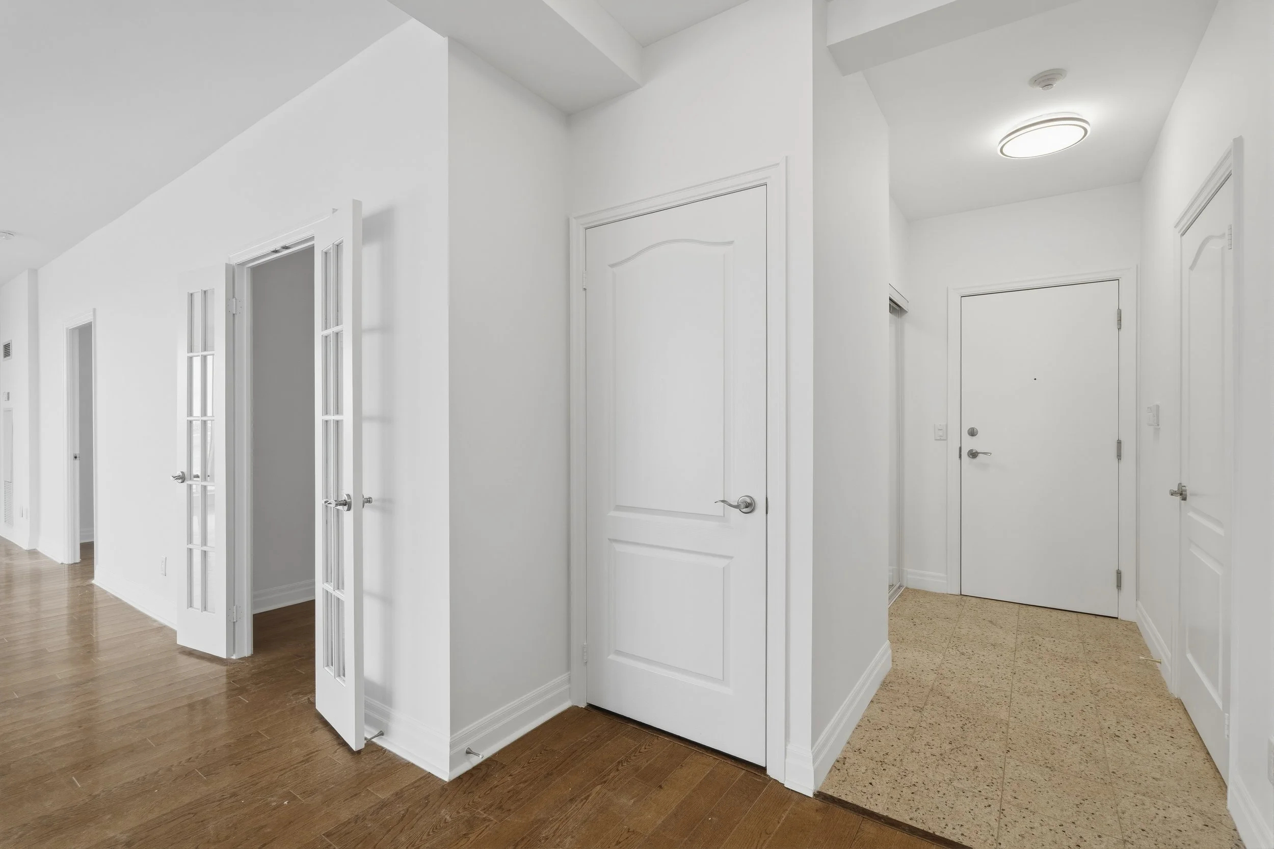 Frameless - 808 2119 Lake Shore Blvd - 006.JPG