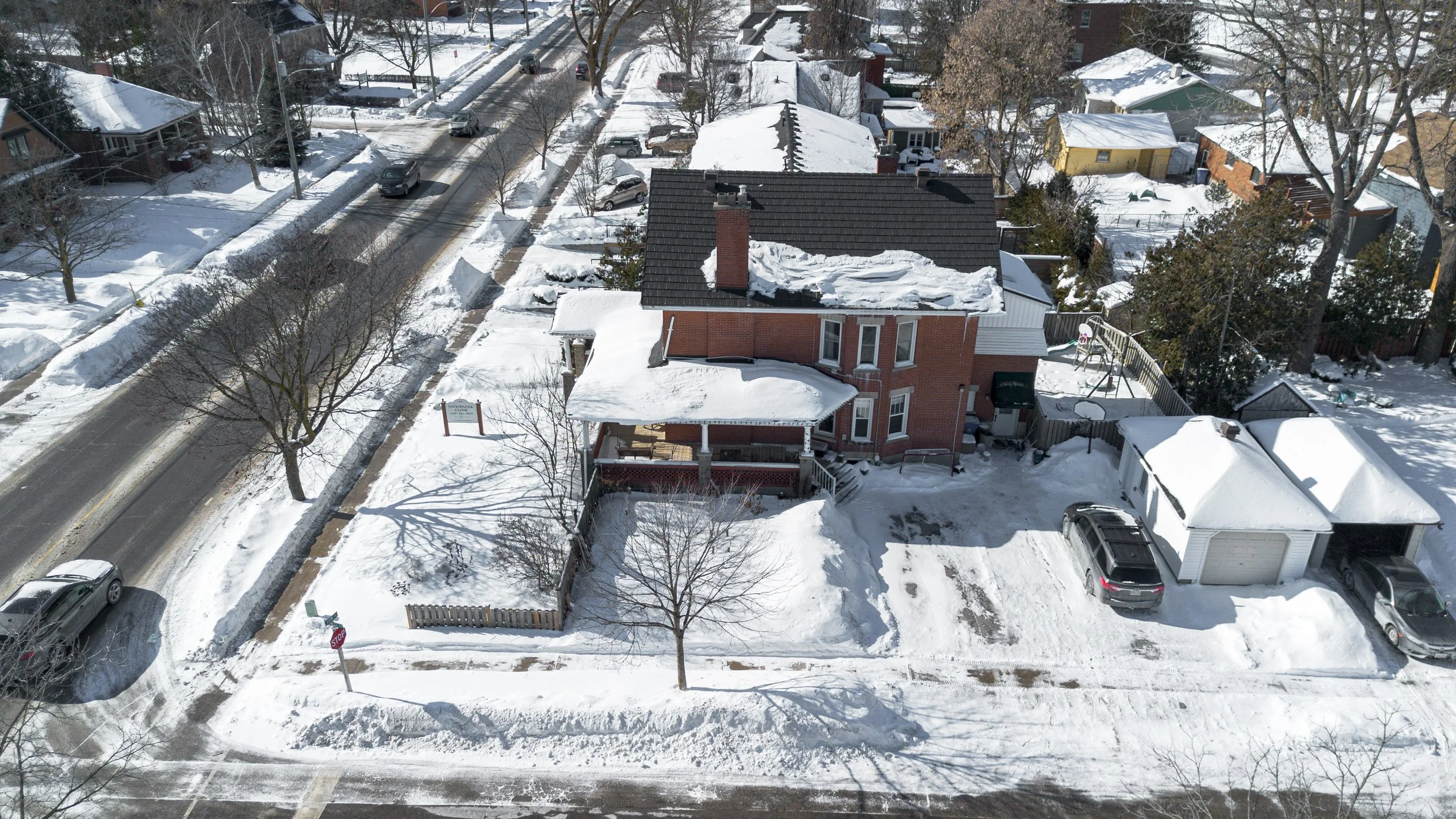 Framless - 6038 Main St - 057.jpg