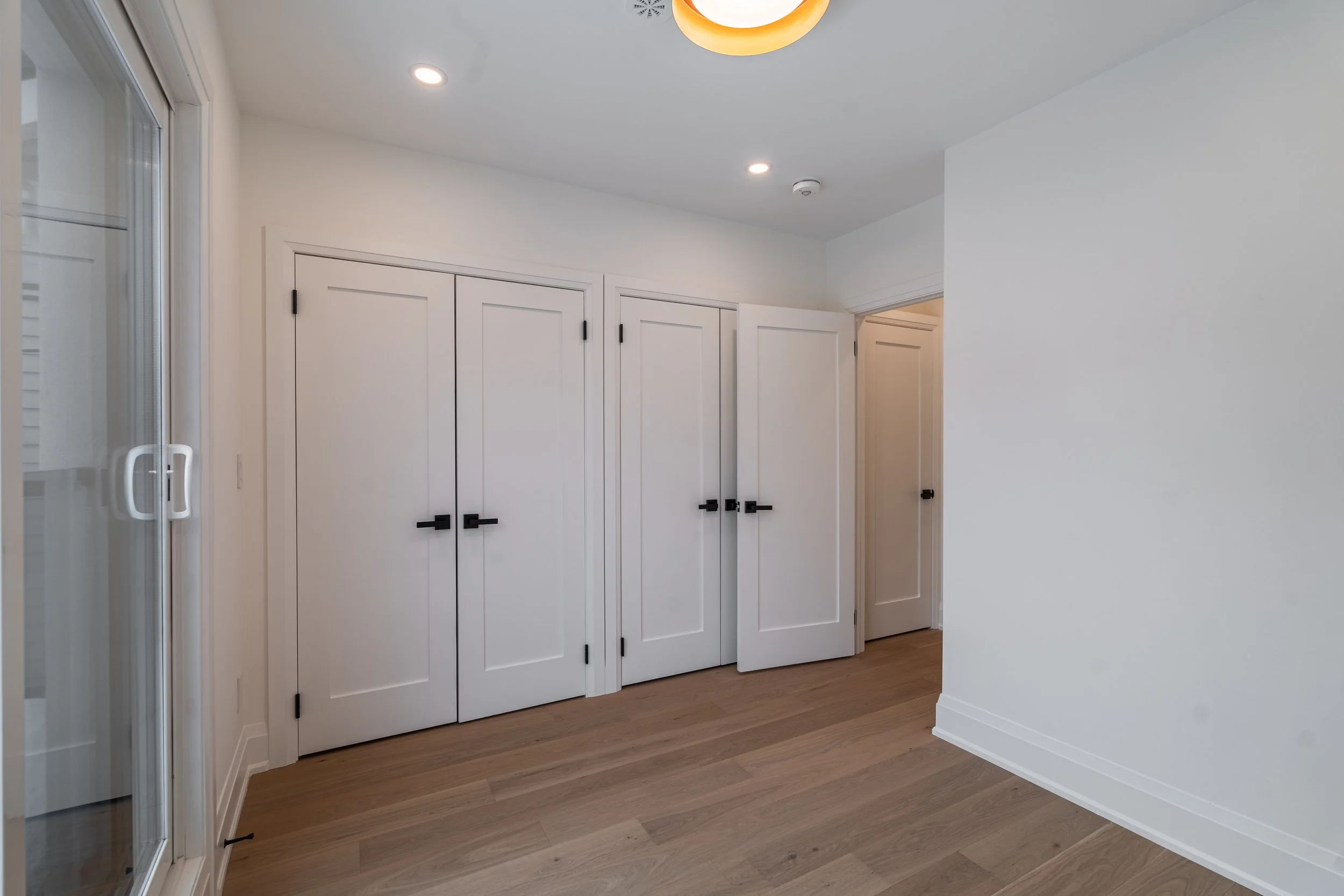 Frameless - 283 Euclid Ave - 033.jpg