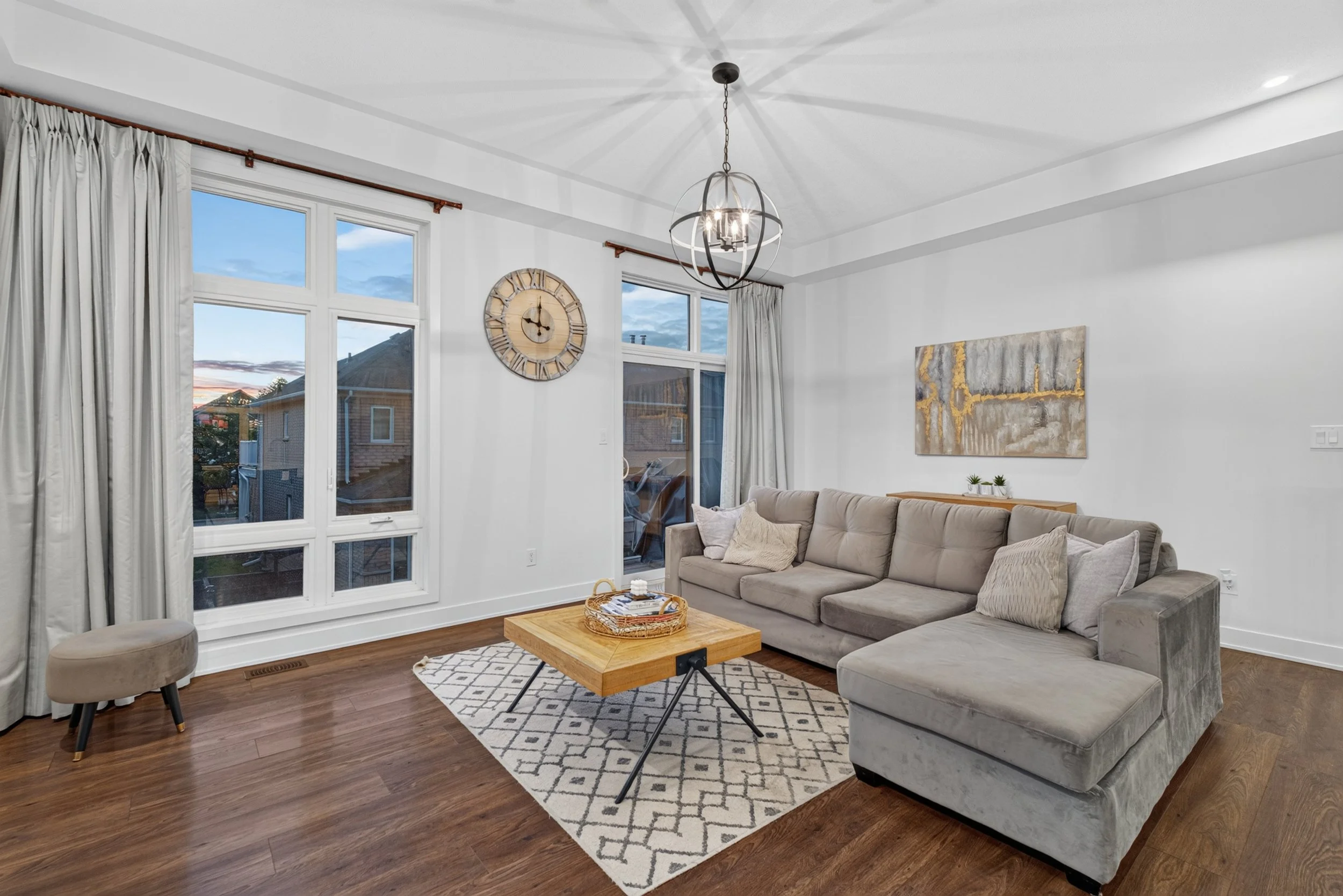 Frameless - 62 Pageant Ave - 024.jpg