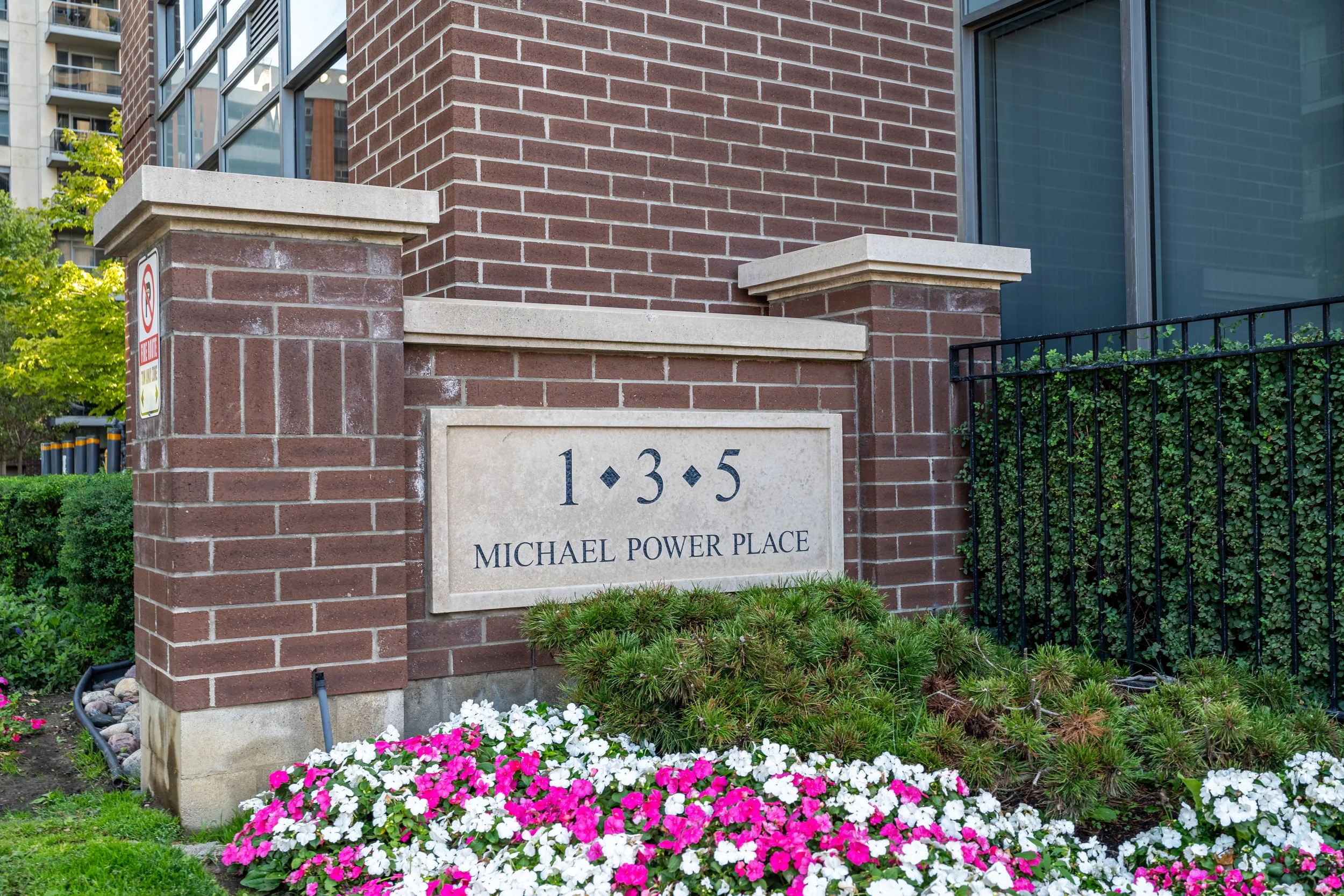Frameless - 1 Michael Power Pl -002.jpg