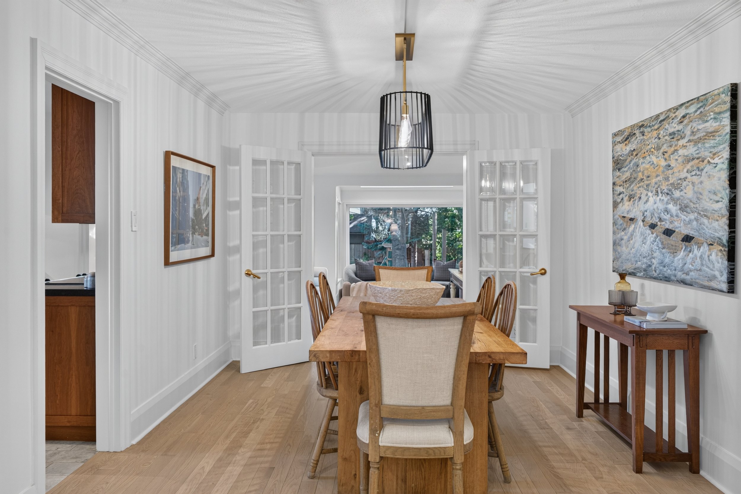 Frameless - 521 Sutherland - 016.jpg