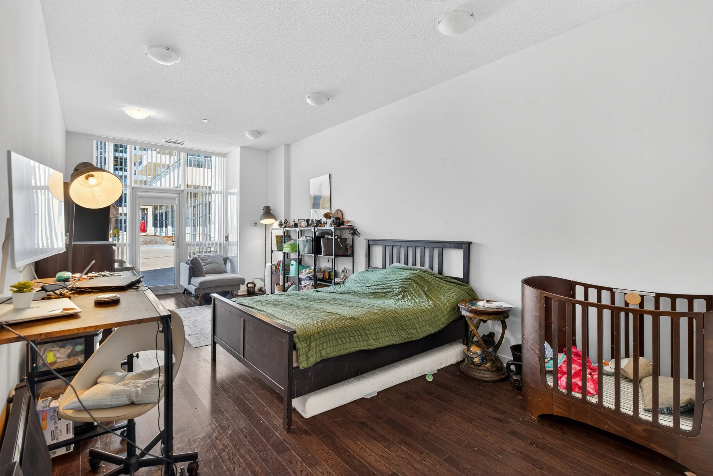 Frameless - 9199 Yonge St Unit 102SE - 025.jpg