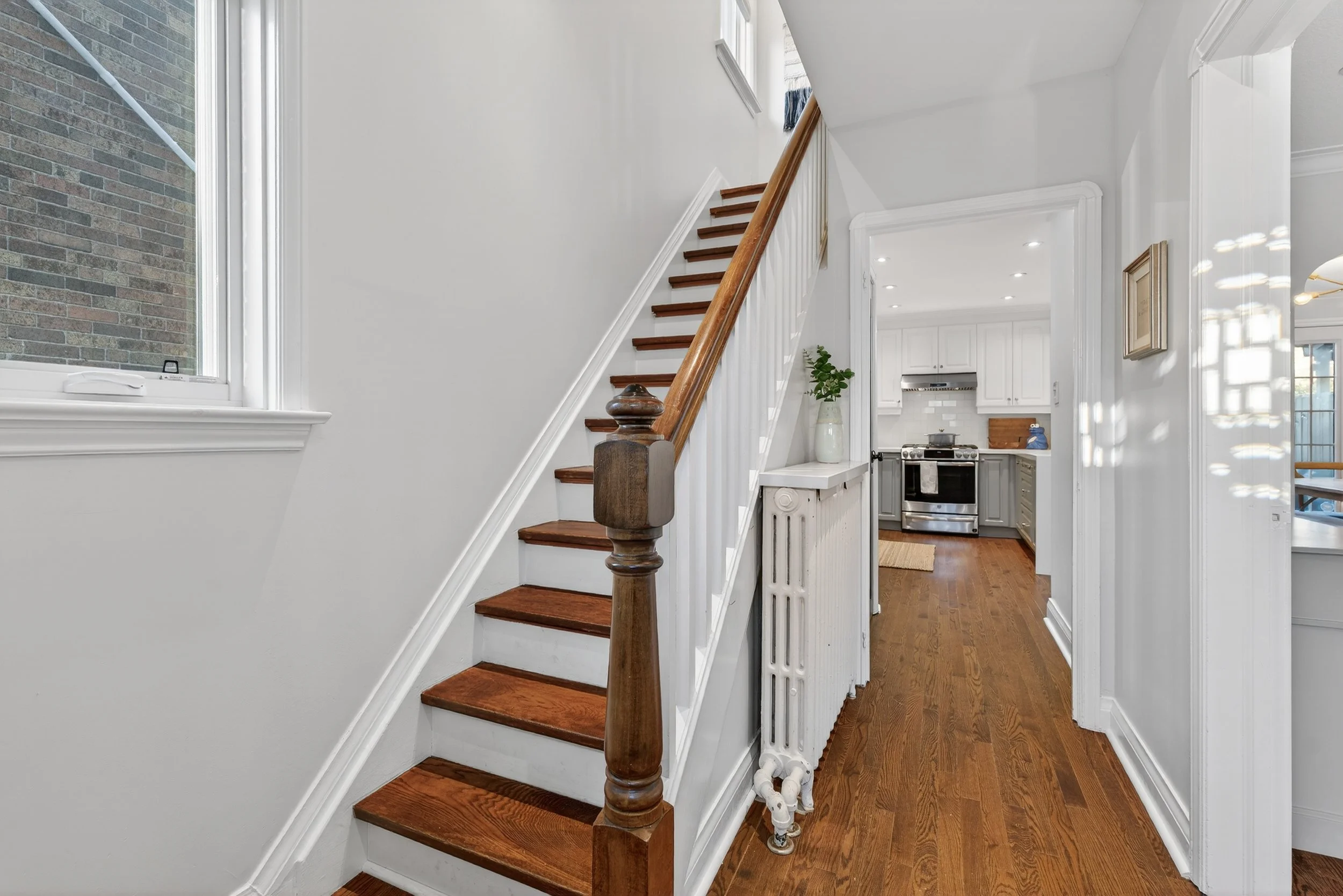 Frameless - 505 Sutherland -023.jpg