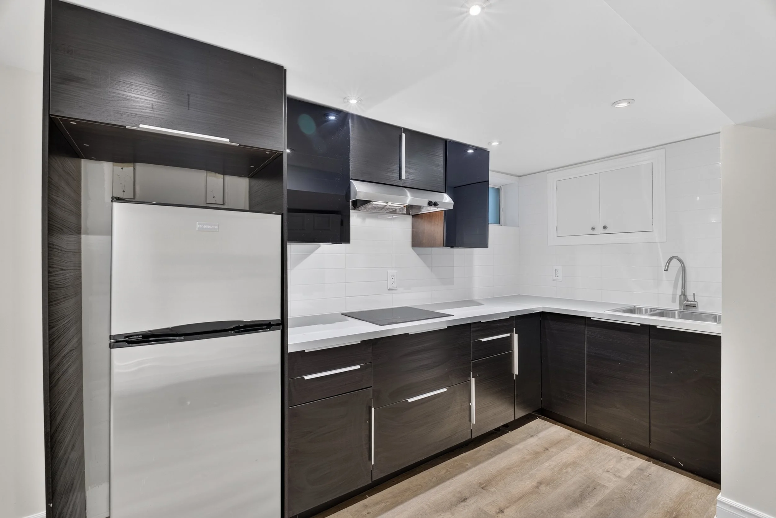 Frameless - 693 Greenwood Ave - 039.jpg