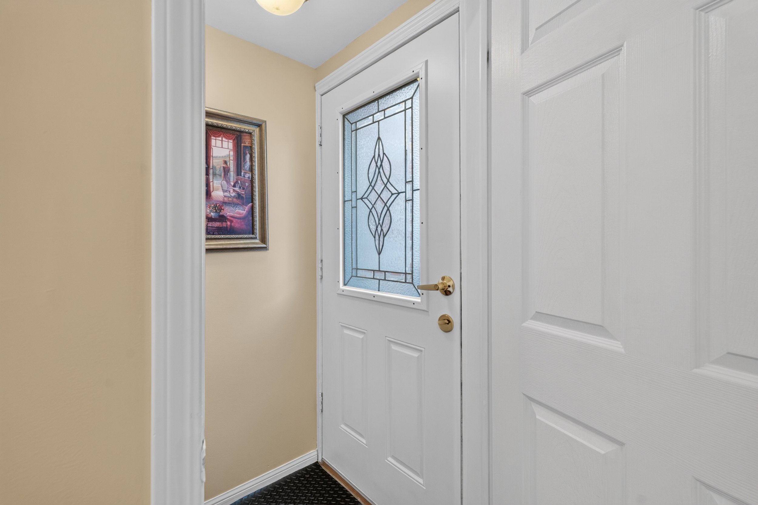 Frameless - 106 Wood Rim Dr - 048.jpg