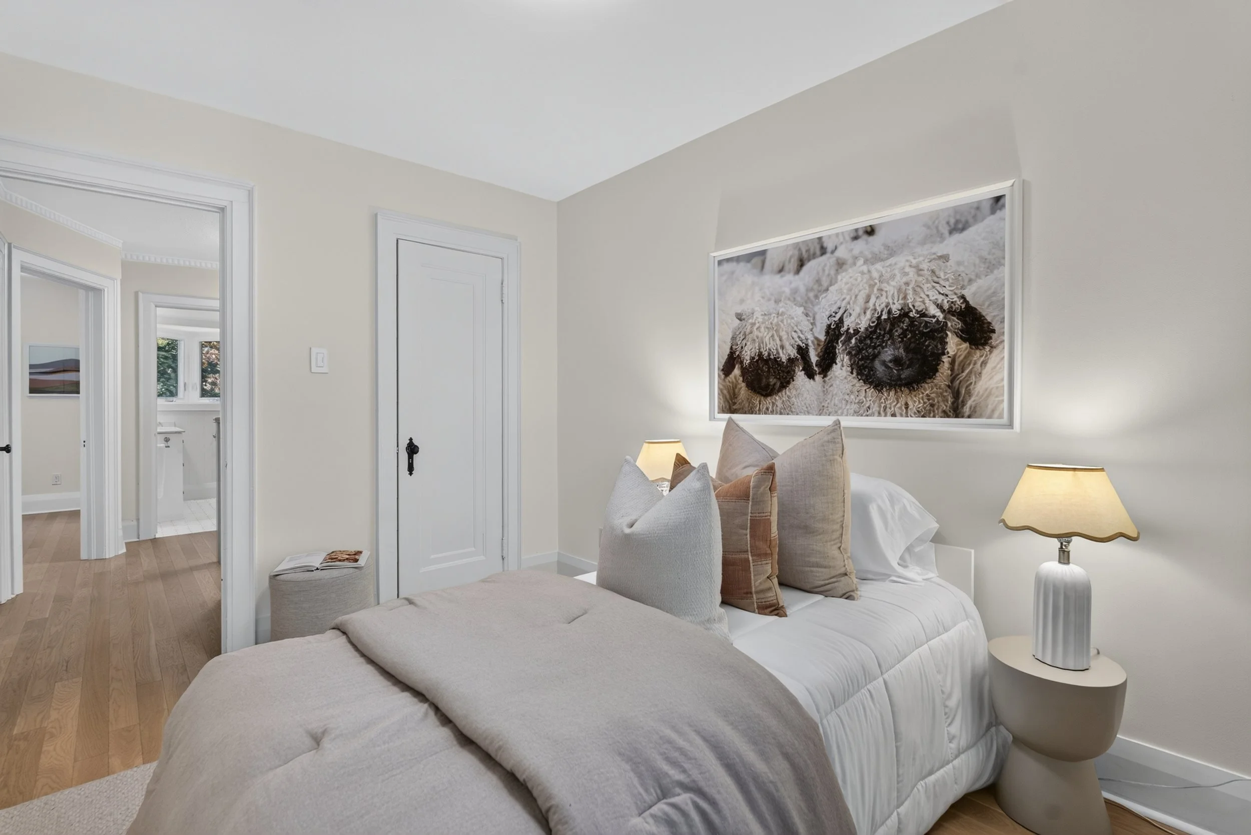 Frameless - 521 Sutherland - 044.jpg