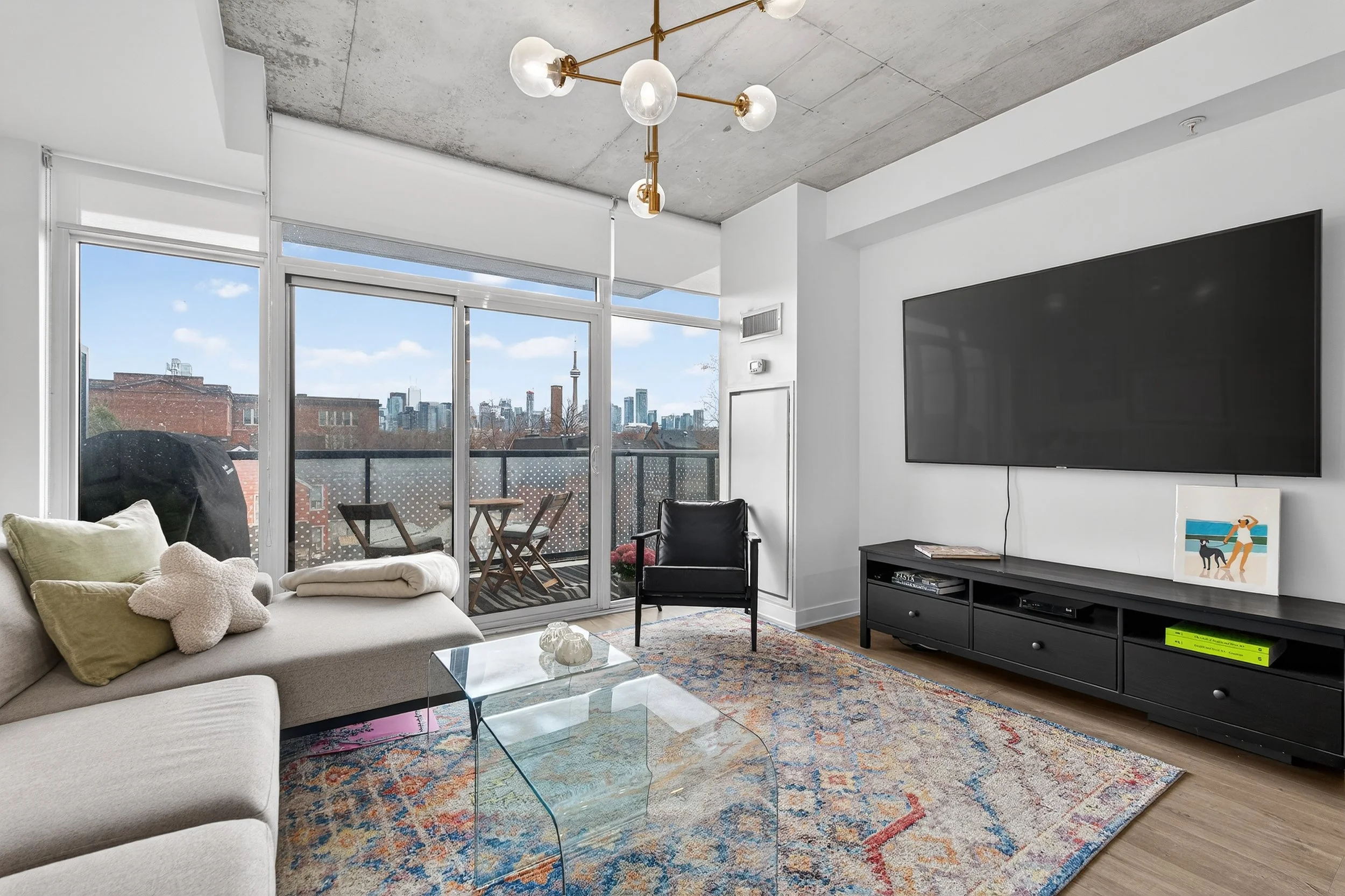 Frameless - 322 109 Ossington Ave -  016.jpg