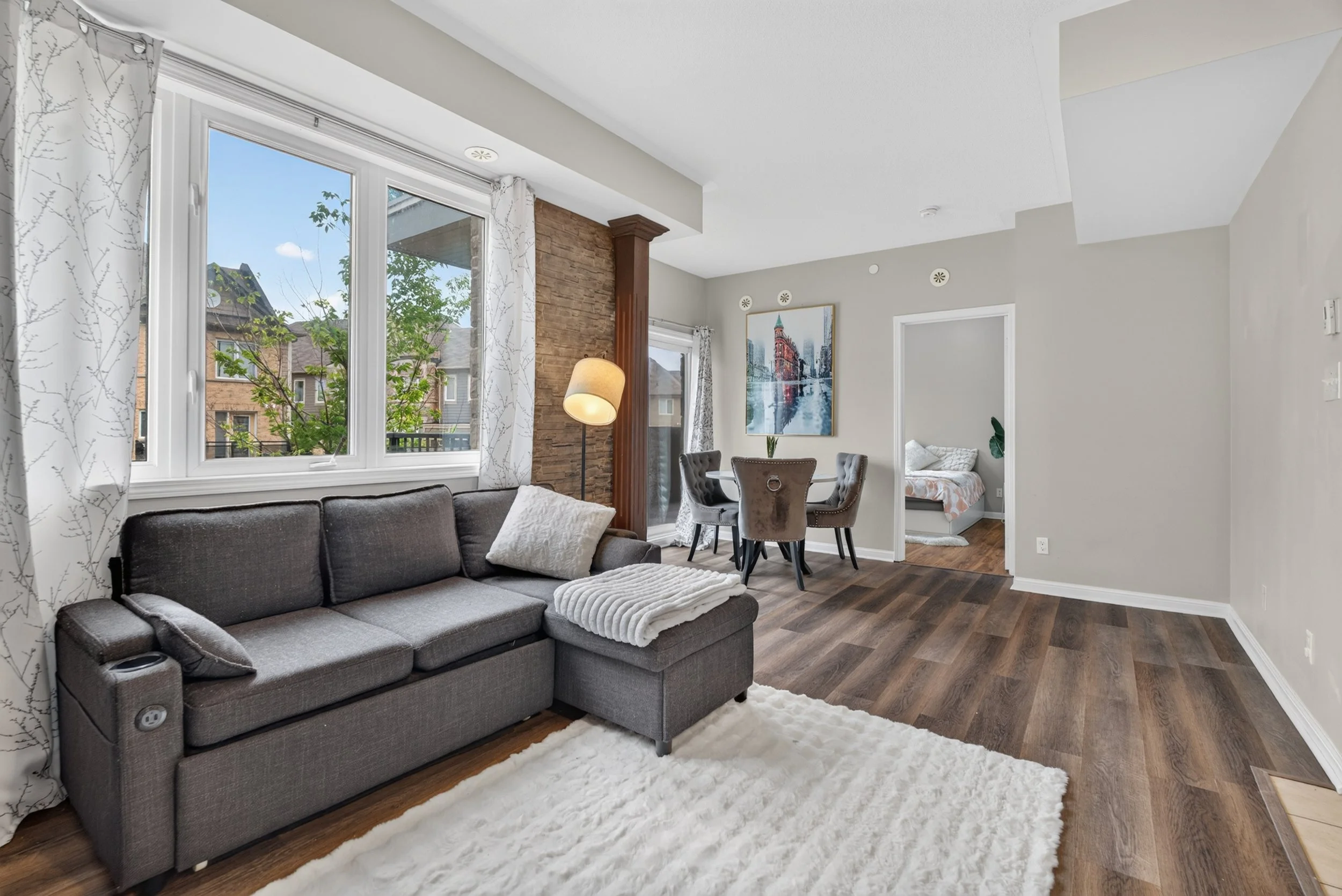 Frameless - 3075 Thomas St - 021.jpg