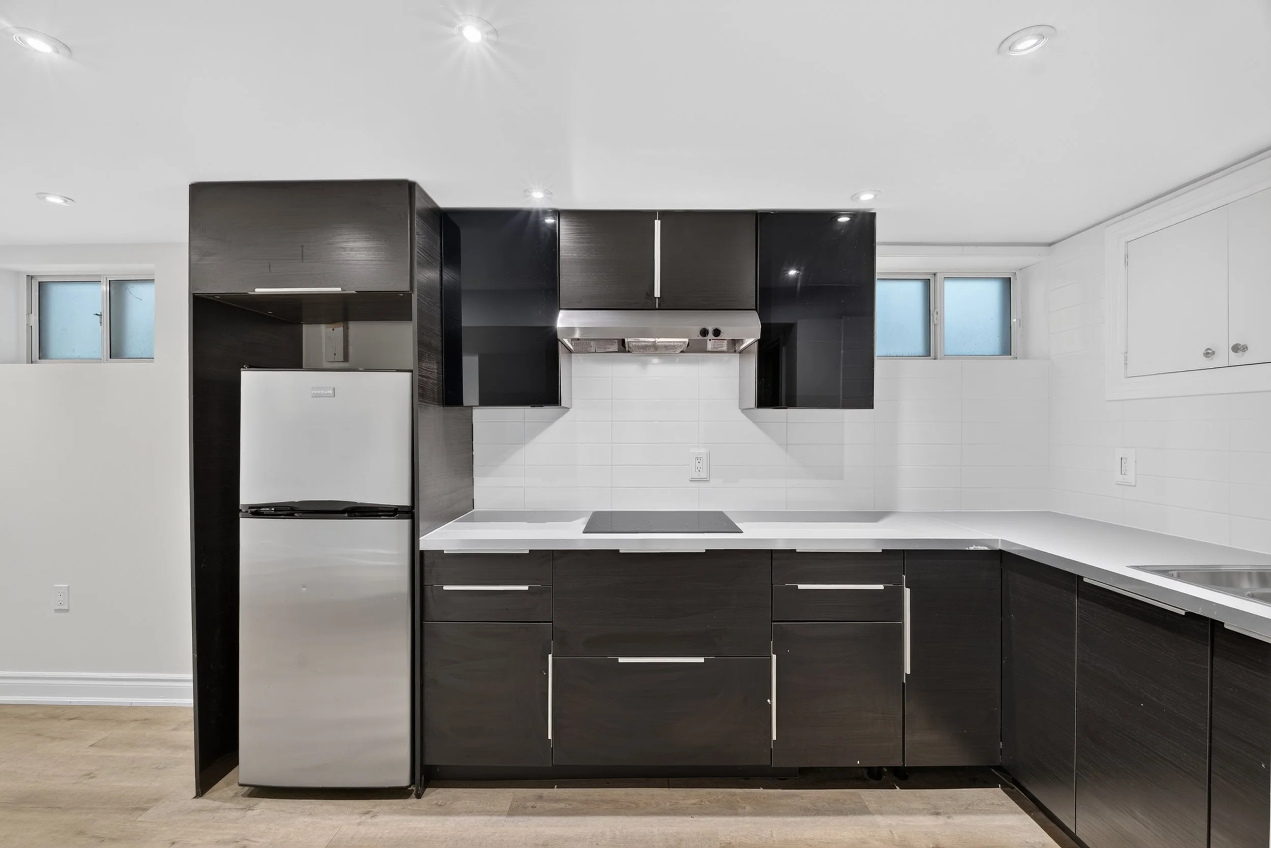 Frameless - 693 Greenwood Ave - 038.jpg