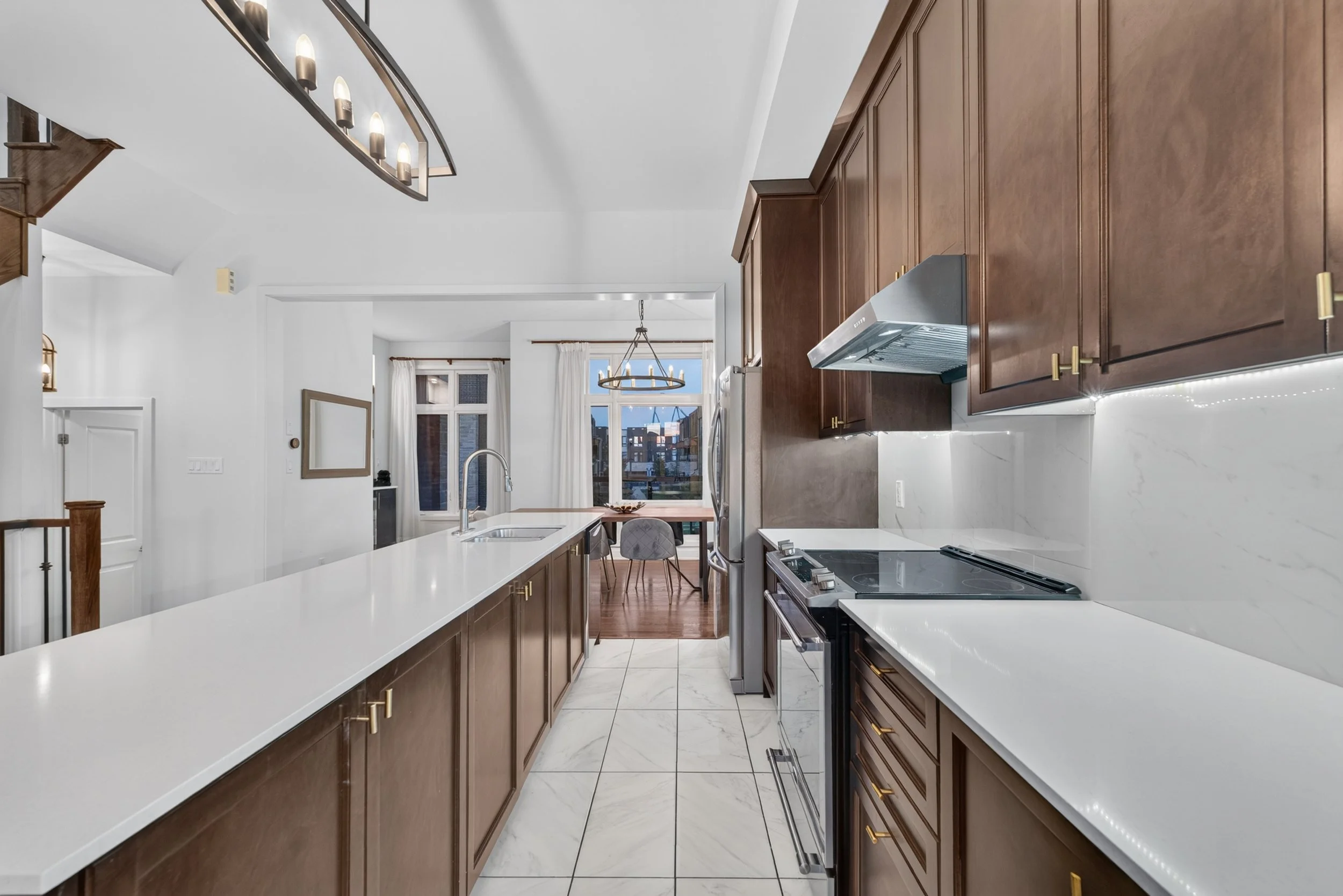 Frameless - 62 Pageant Ave - 012.jpg