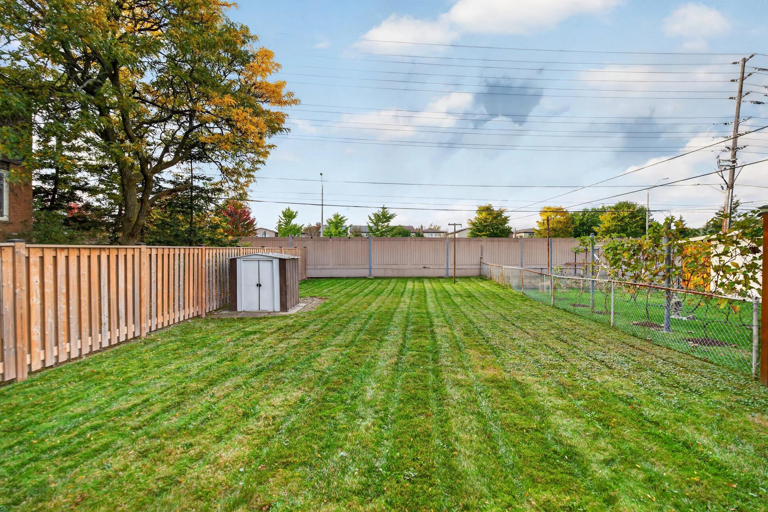 Frameless - 3697 Broomhill Cres - 057.jpg