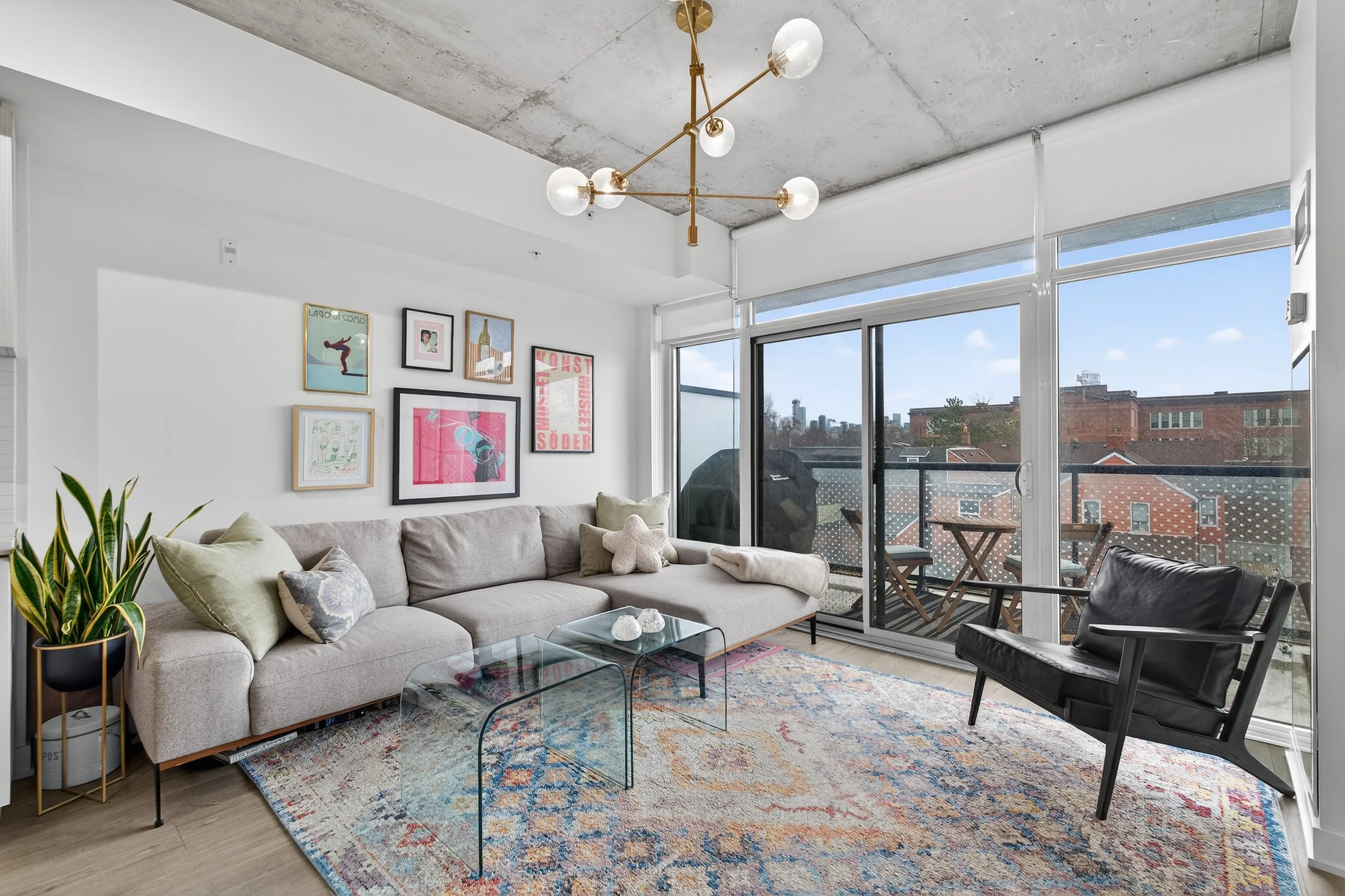 Frameless - 322 109 Ossington Ave -  015.jpg