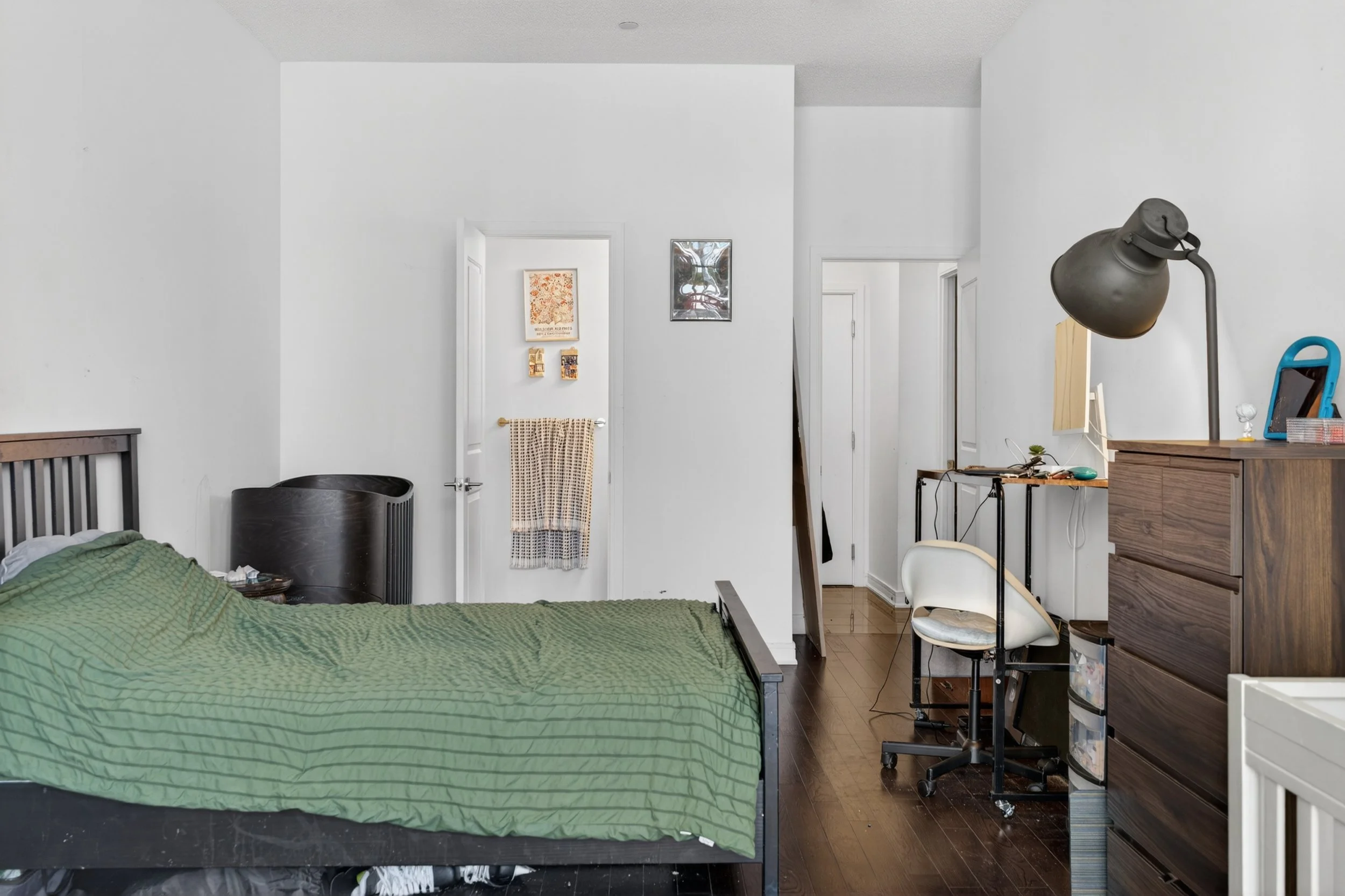 Frameless - 9199 Yonge St Unit 102SE - 028.jpg