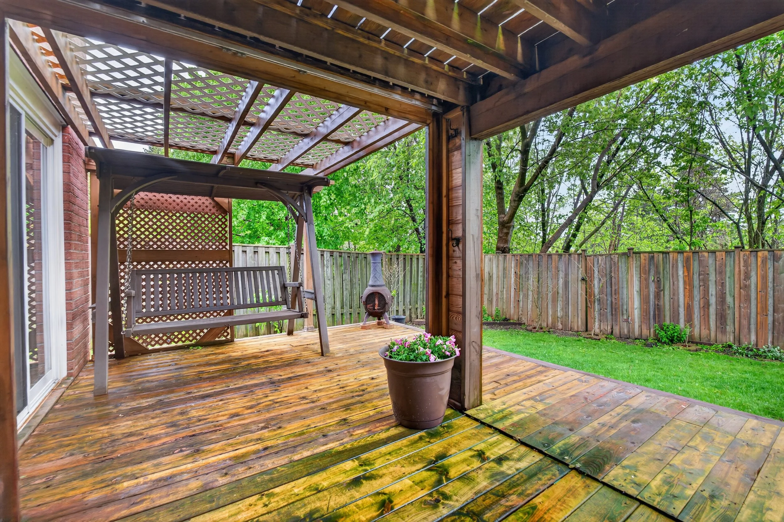 Frameless - 12 Patterson Cres - 057.jpg