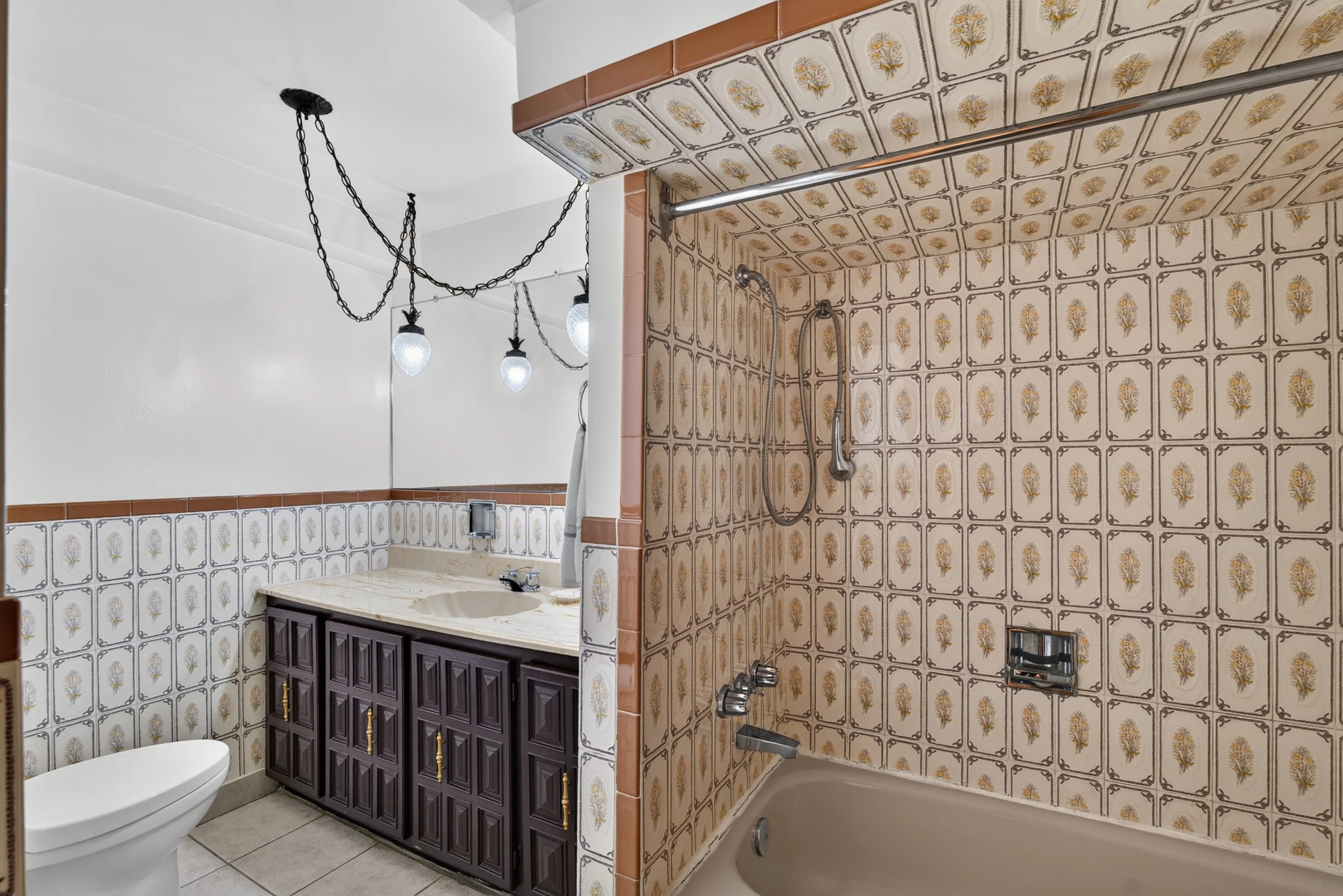 Frameless - 3697 Broomhill Cres - 049.jpg