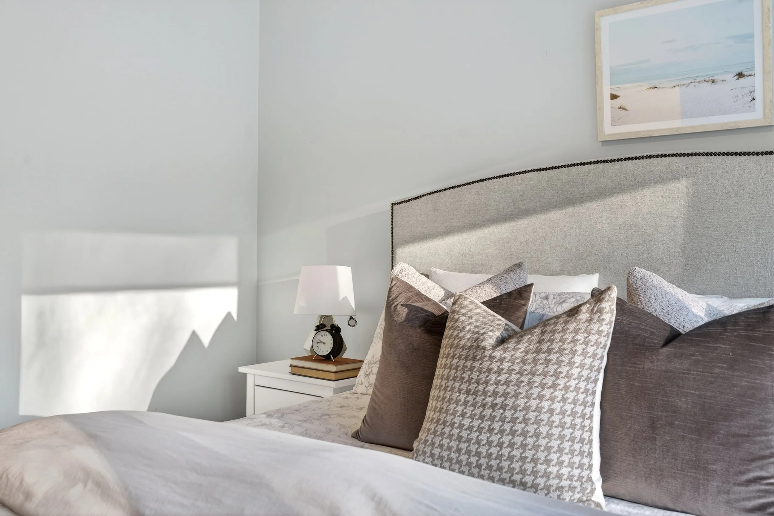 Frameless - 505 Sutherland -026.jpg