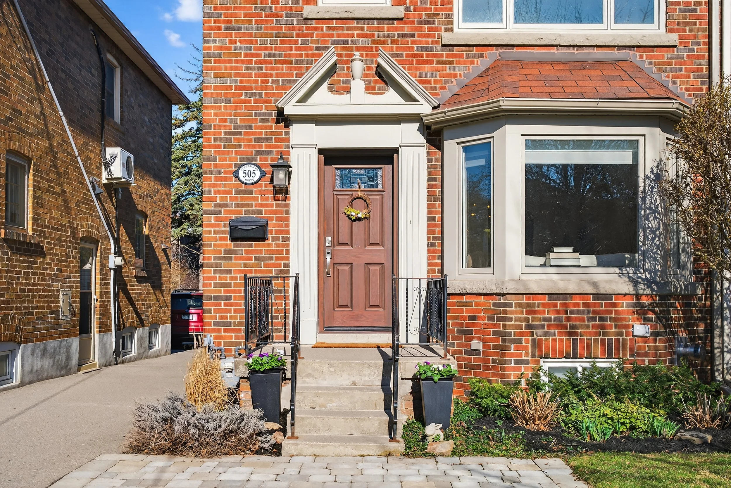 Frameless - 505 Sutherland -004.jpg