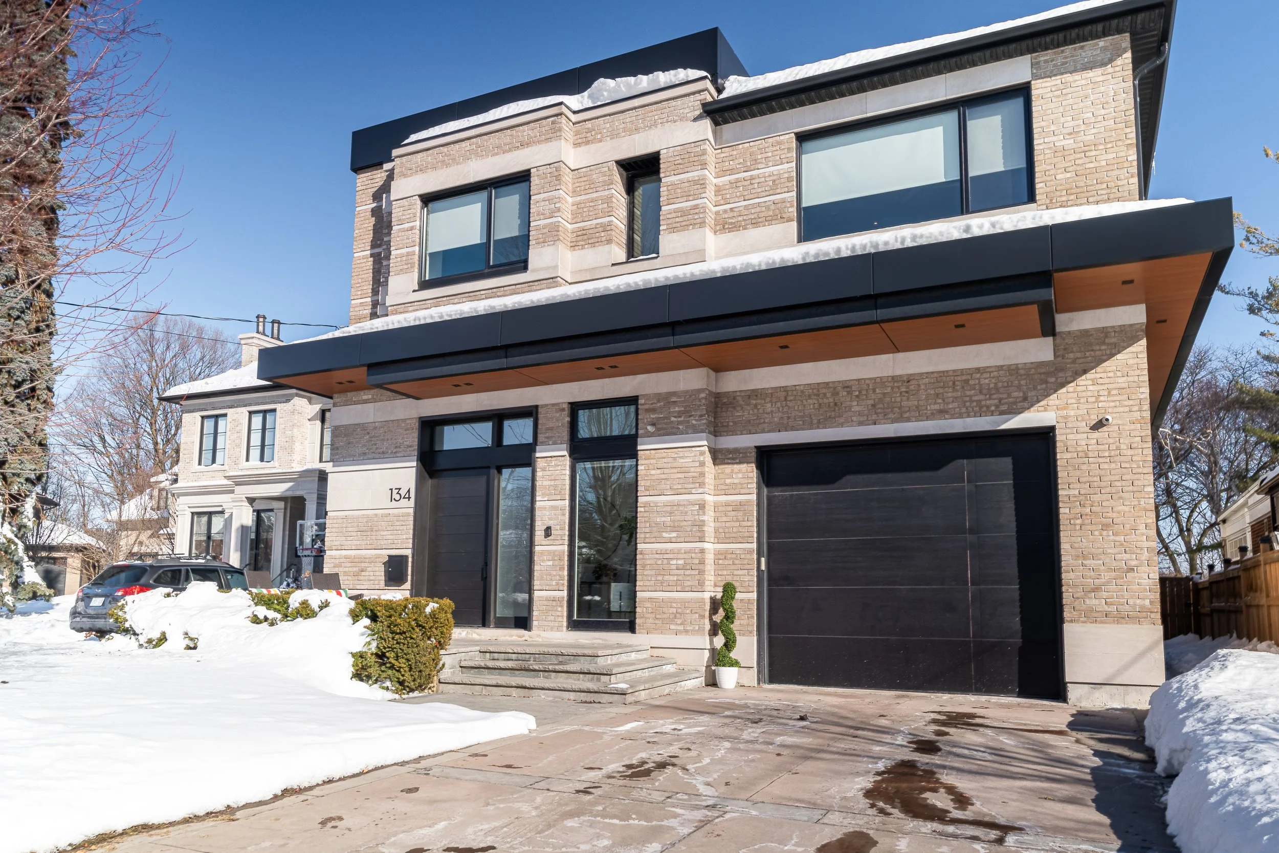 134 Rykert Cres - 003.jpg