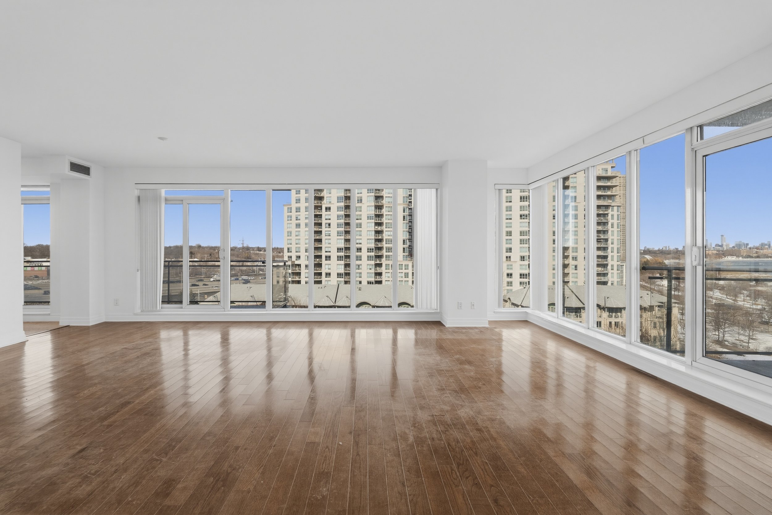 Frameless - 808 2119 Lake Shore Blvd - 009.JPG