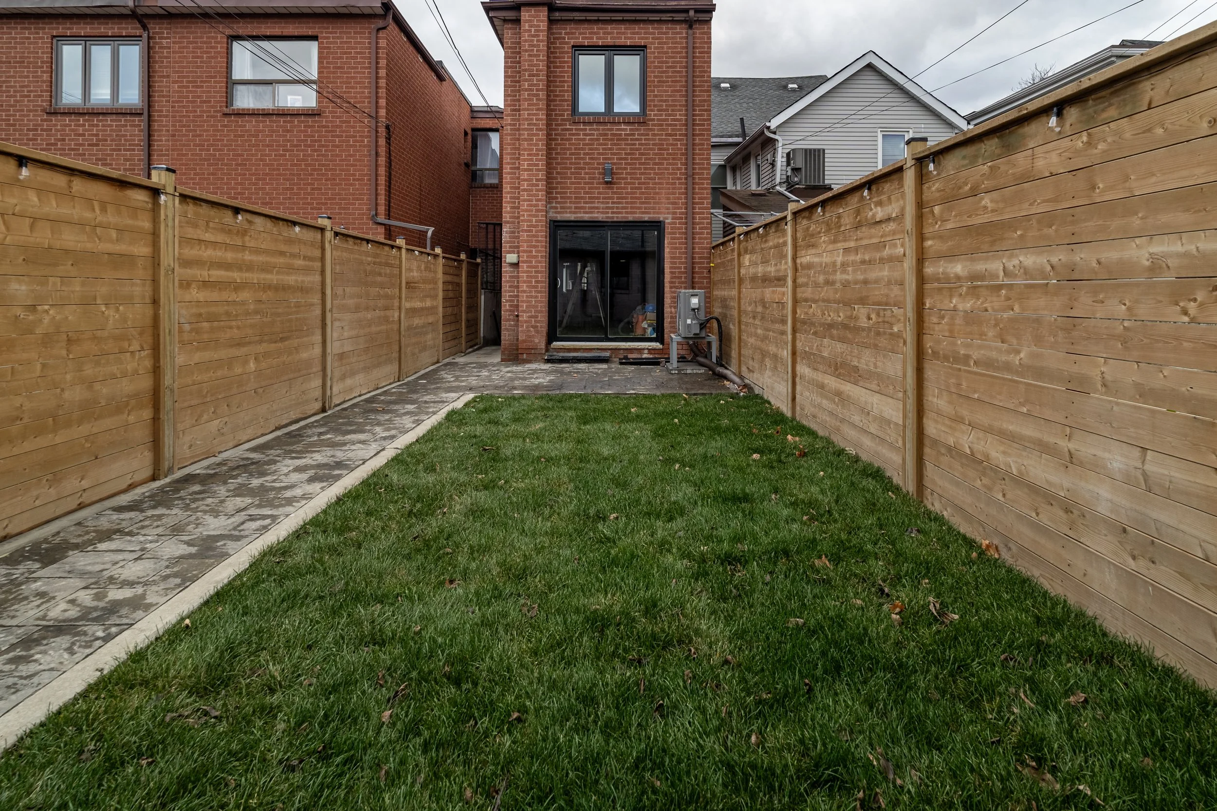 Frameless - 283 Euclid Ave - 052.jpg