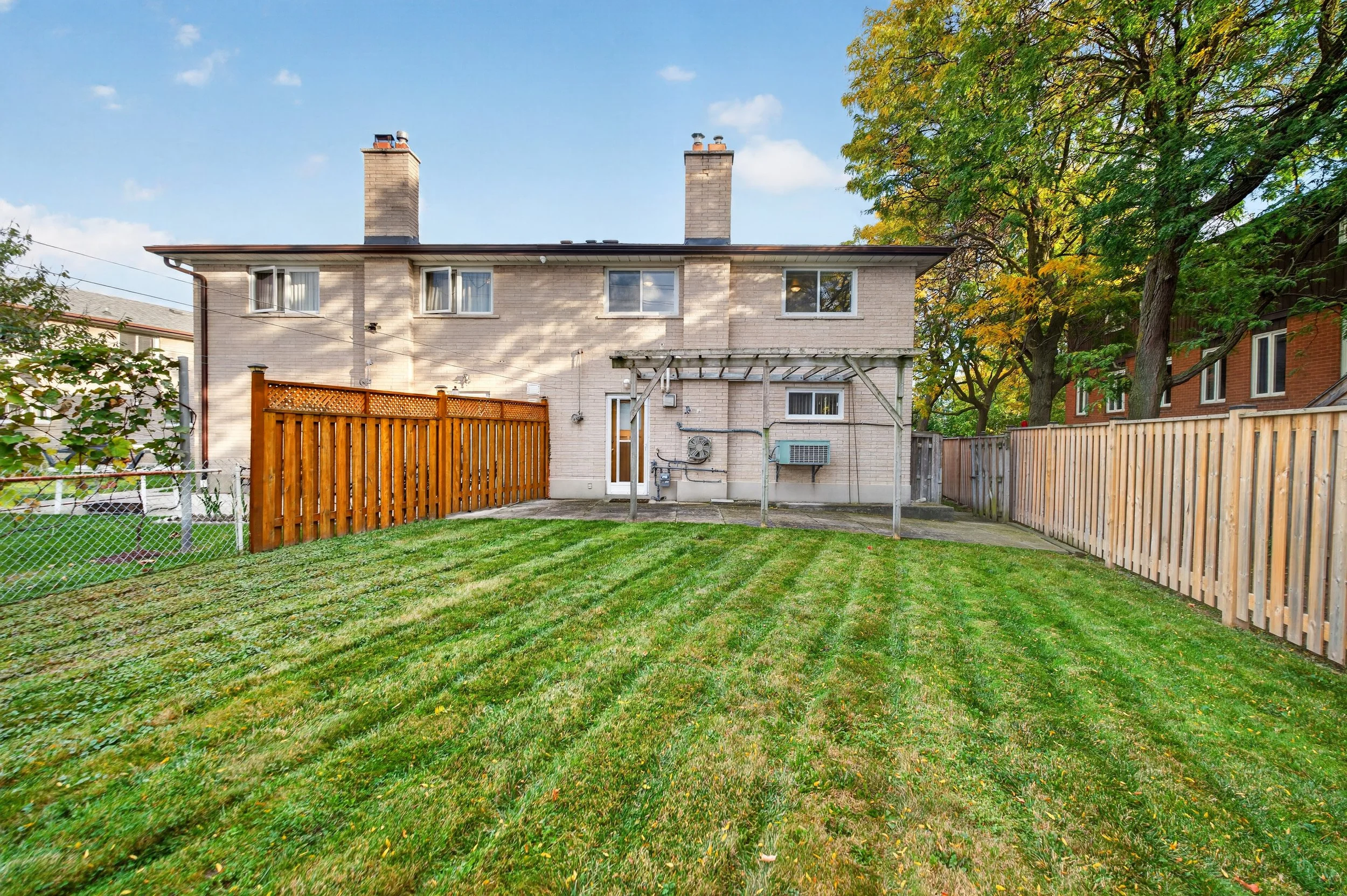 Frameless - 3697 Broomhill Cres - 058.jpg