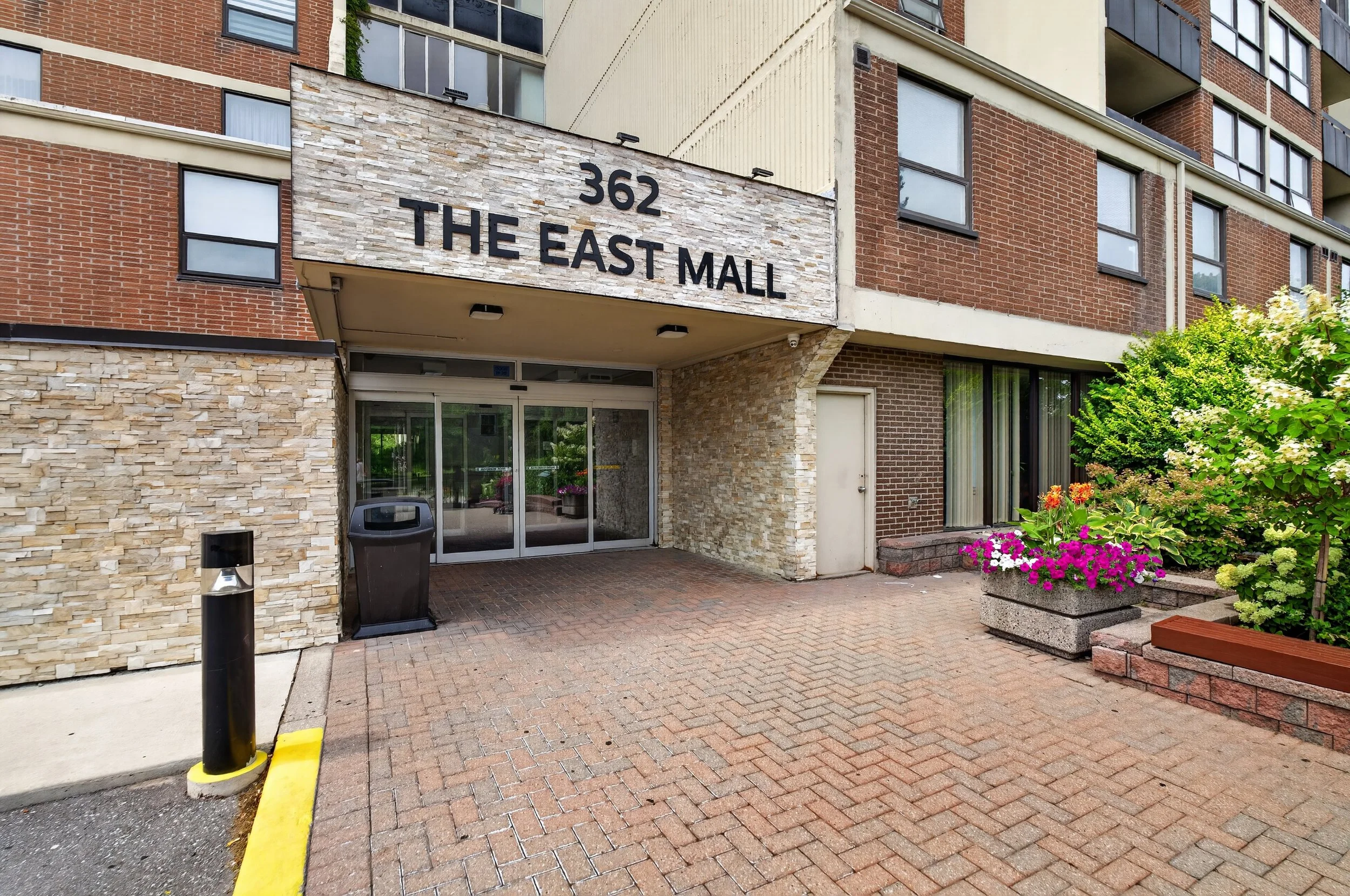 Frameless - 362 The East Mall - 006.jpg
