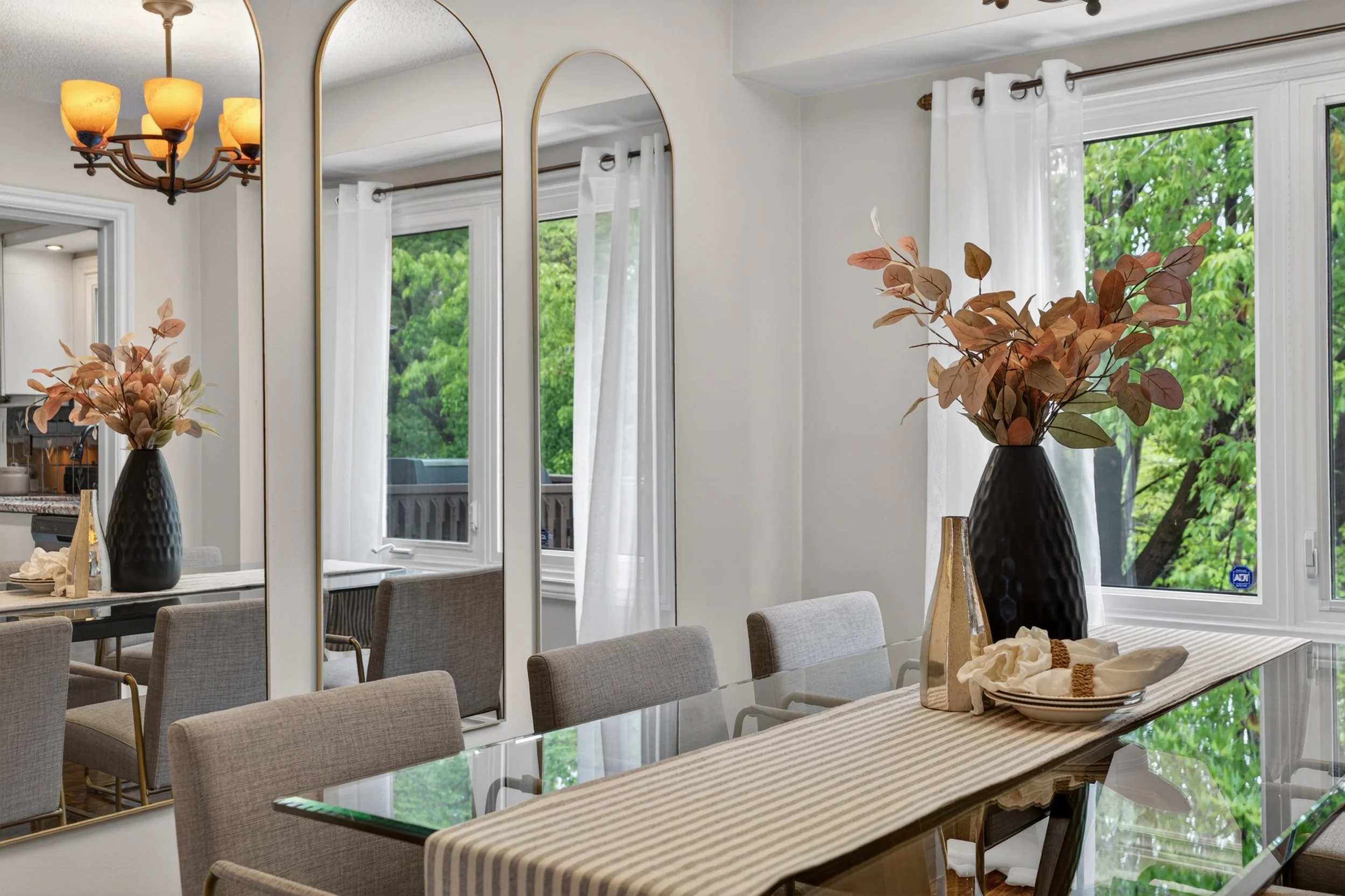Frameless - 12 Patterson Cres - 017.jpg